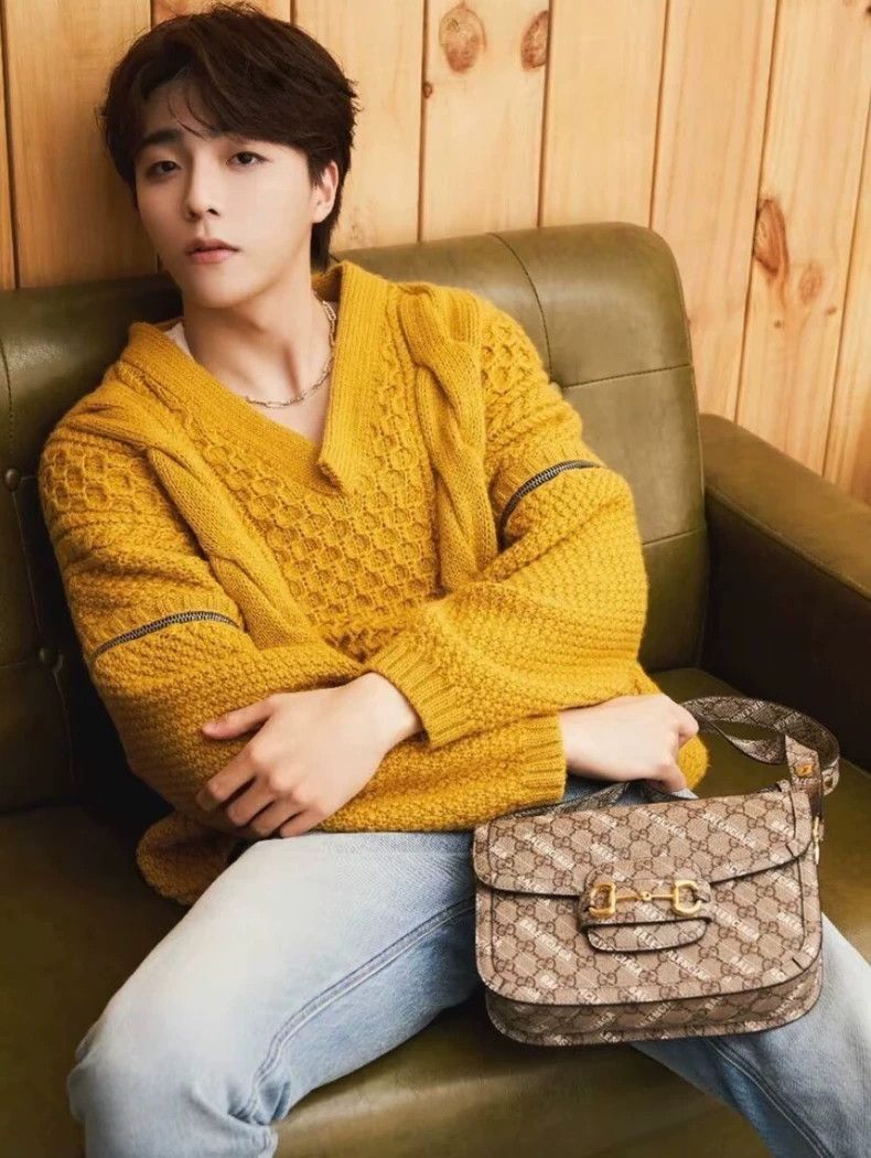 Gucci Gucci Yellow twisted wool V-neck detachable long-sleeved k Size US XS / EU 42 / 0 - 9 Thumbnail