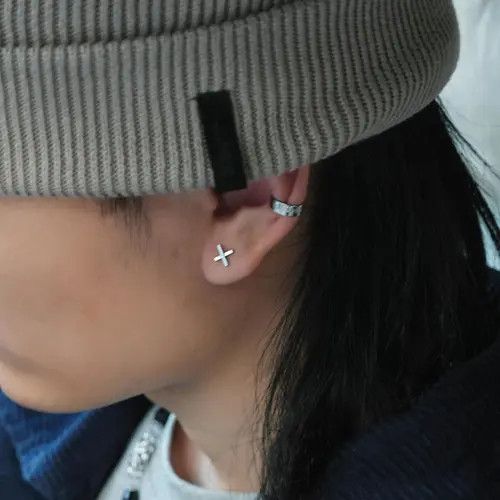 Jewelry Minimalist Cross Stud Earrings Size ONE SIZE - 3 Thumbnail
