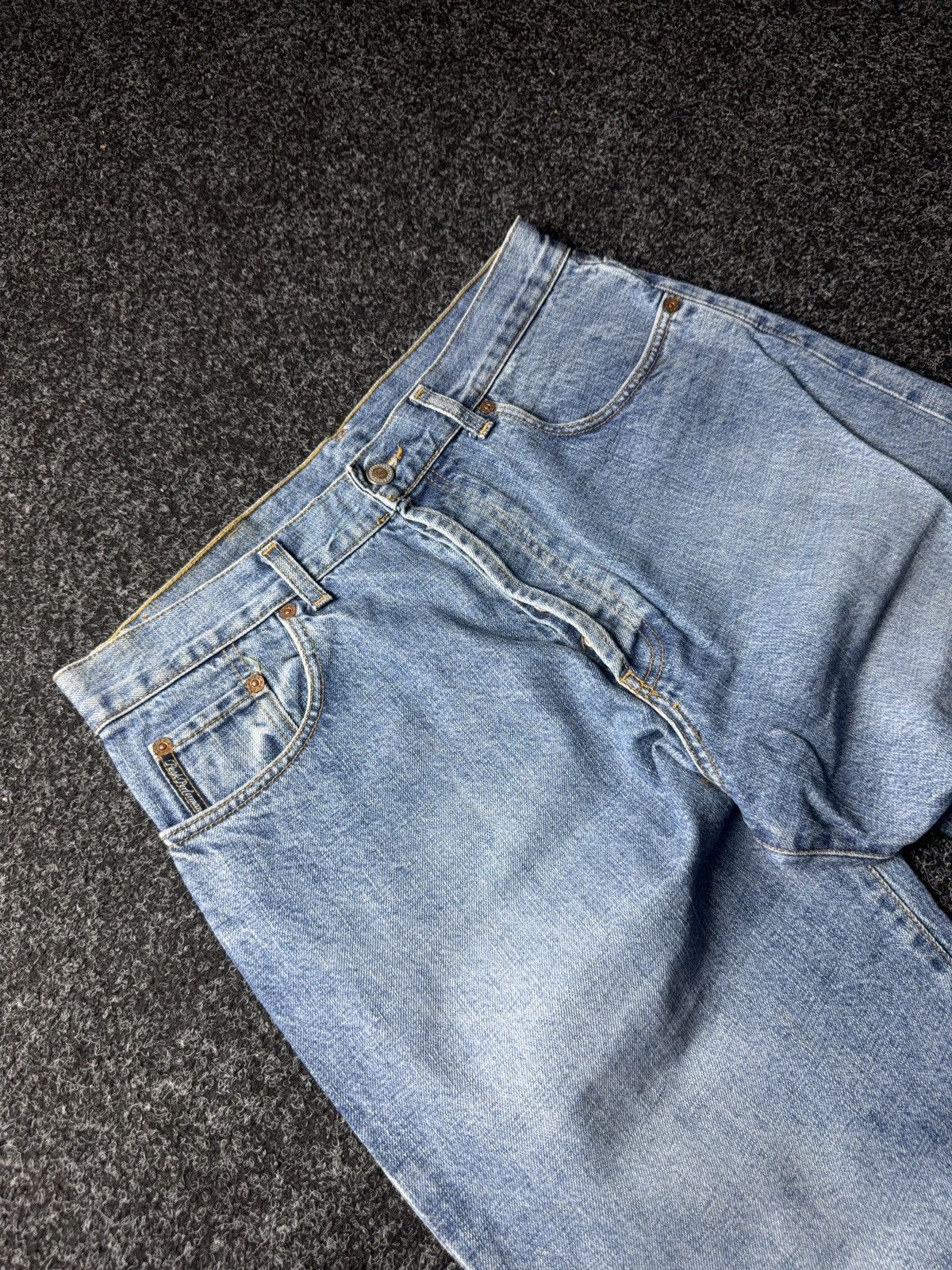 Peak Performance 90s Retro Peak Performance Italy Vintage Light Wash Jeans Size US 33 - 7 Thumbnail
