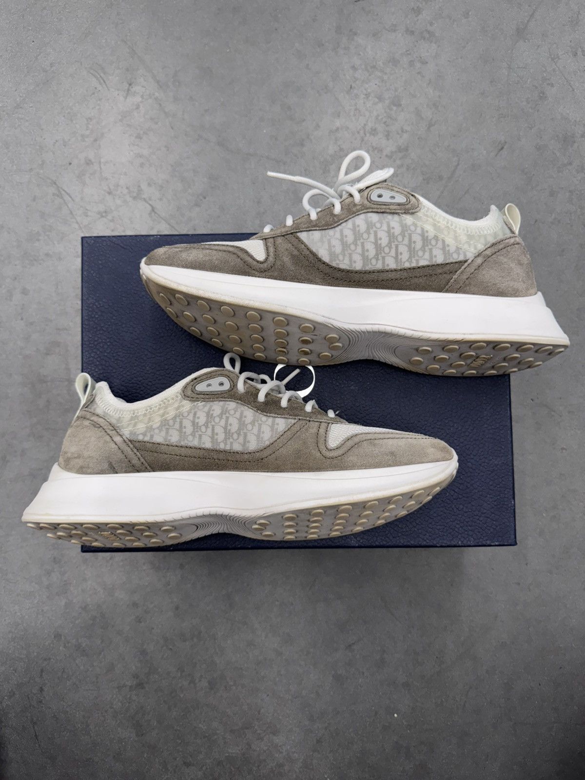 Dior Dior B25 Runner Sneaker White / Grey Size US 9 / EU 42 - 2 Thumbnail
