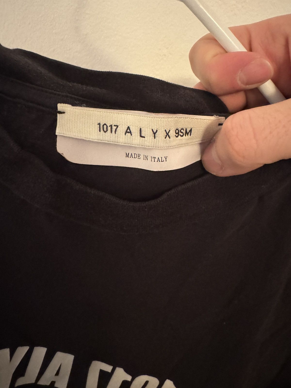 1017 ALYX 9SM 1017 ALYX 9SM Men's Logo T-Shirt in Black Size US M / EU 48-50 / 2 - 2 Thumbnail