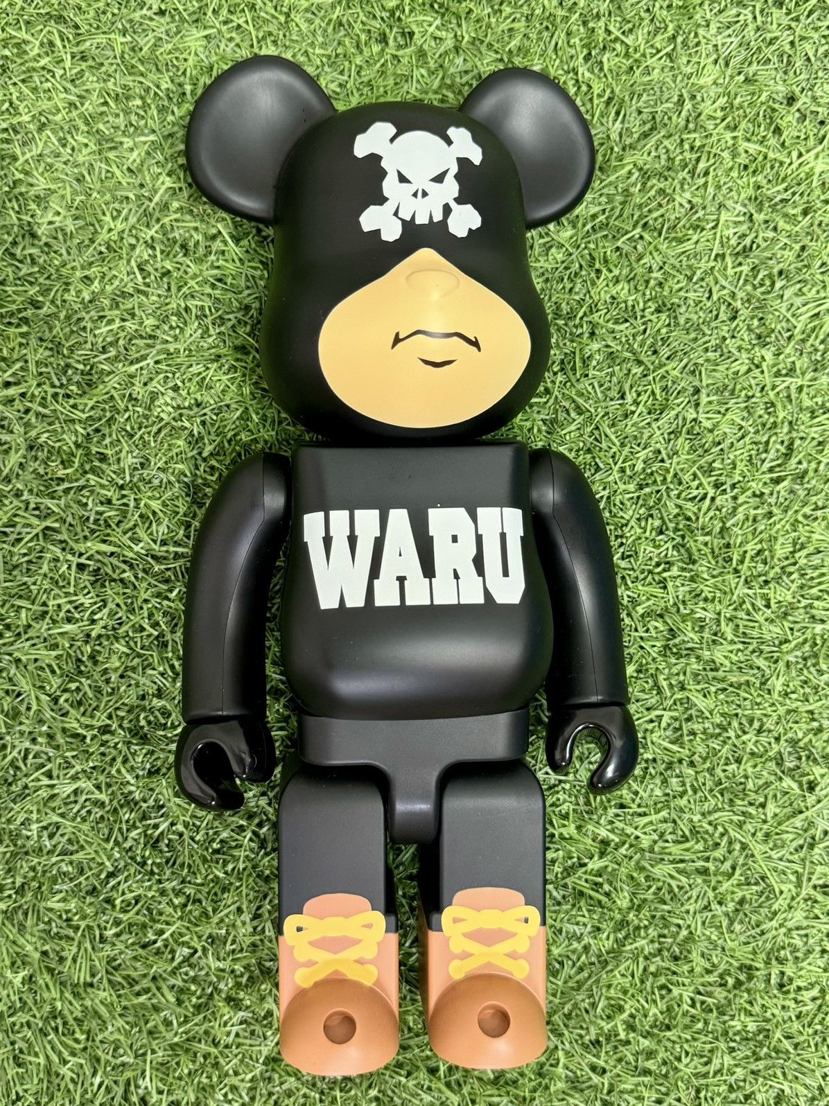 Medicom Toy Medicom Bearbrick Tokyo Tribe Waru Black 400% Size ONE SIZE - 2 Thumbnail