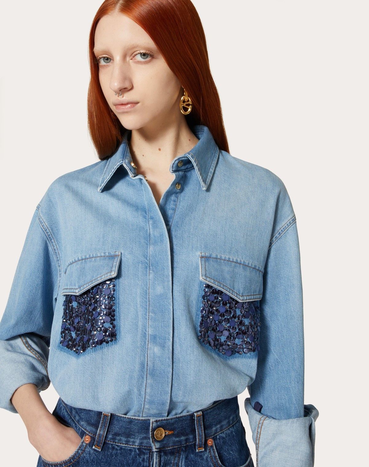 Valentino o1s1wg110525 Embroidered Denim Shirt in Blue Size L / US 10 / IT 46 - 6 Thumbnail