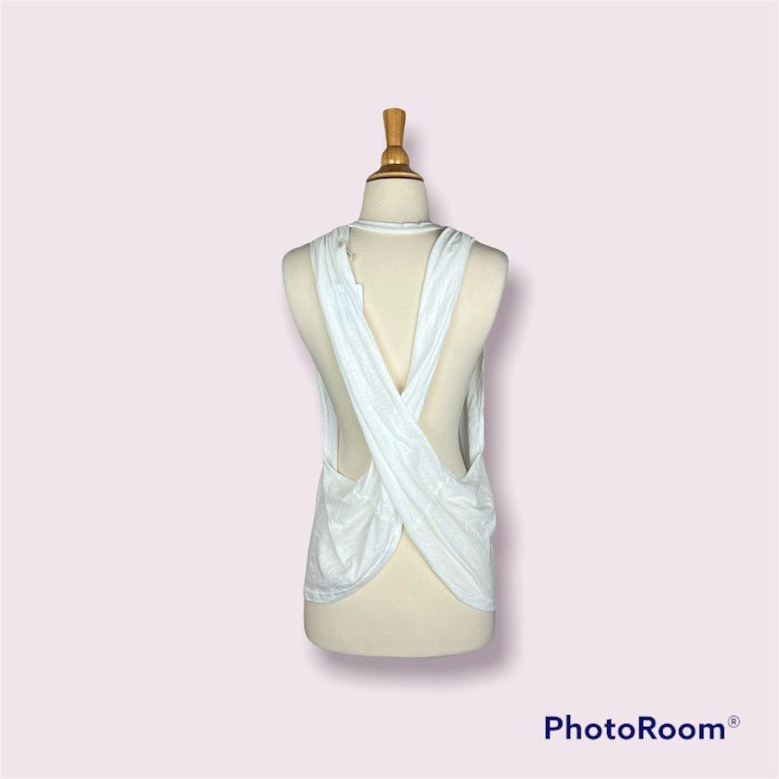 Free People Free People | " No Sweat" White Athletic Top | Medium NWT Size M / US 6-8 / IT 42-44 - 4 Thumbnail