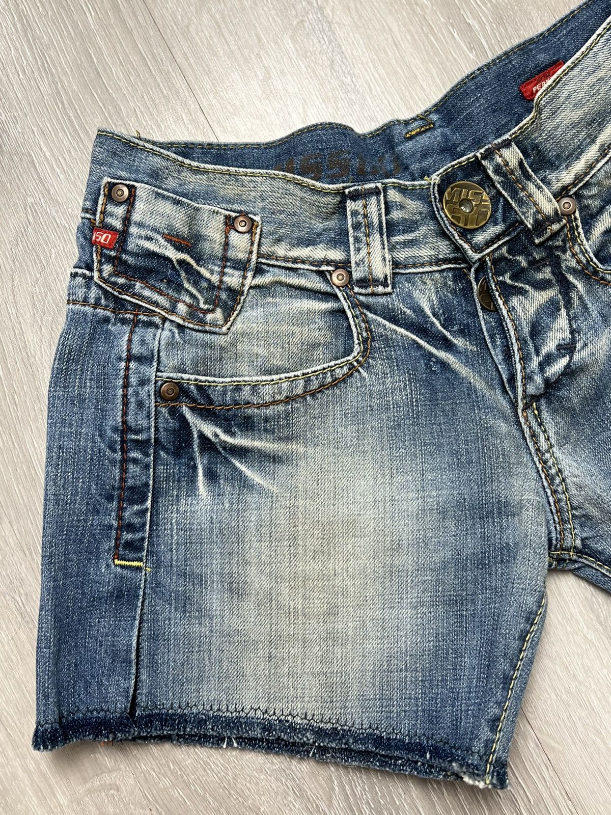 Miss Sixty Miss Sixty Denim Shorts Size 25" / US 0 / IT 36 - 2 Thumbnail