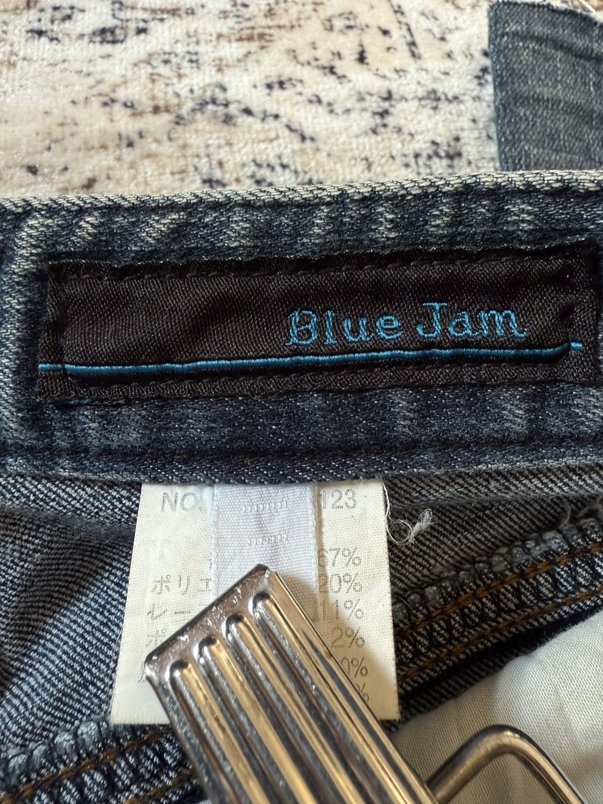 Le Grande Bleu (L.G.B.) Blue Jam Embroidered Tribal Flared Jeans Size US 26 / EU 42 - 18 Thumbnail
