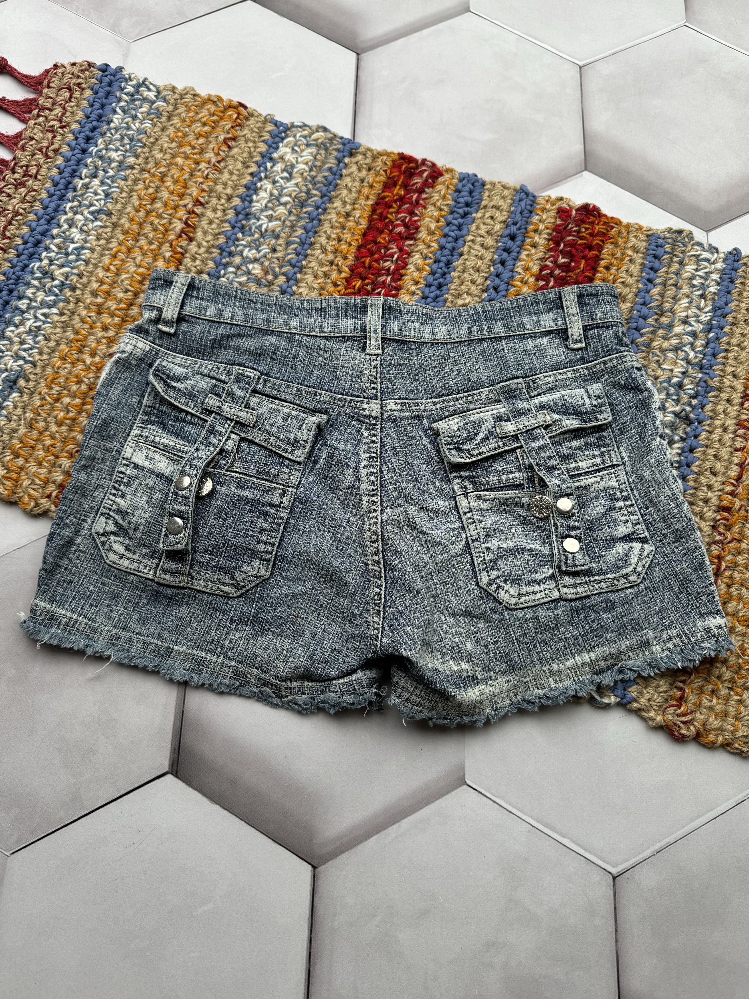 Vintage Vintage Faded Mini Shorts (E4) Size 30" / US 8 / IT 44 - 4 Thumbnail