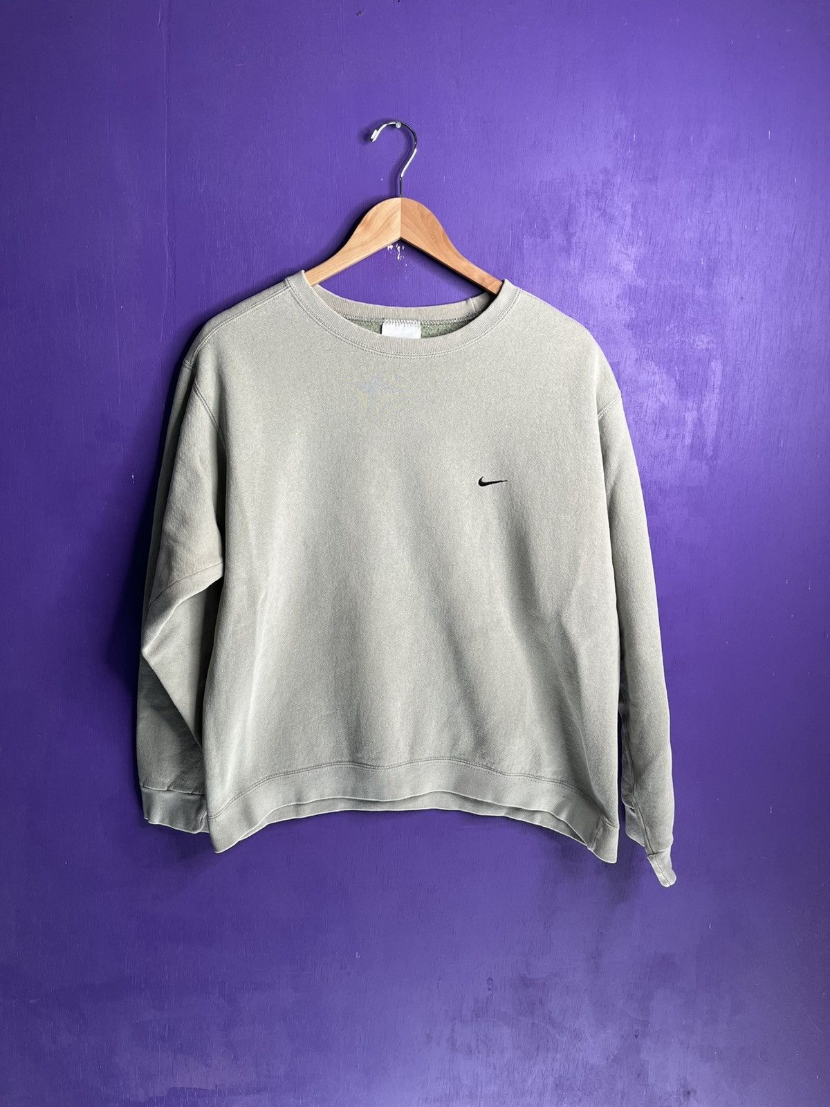 Vintage 90s Nike sage green small swoosh crewneck