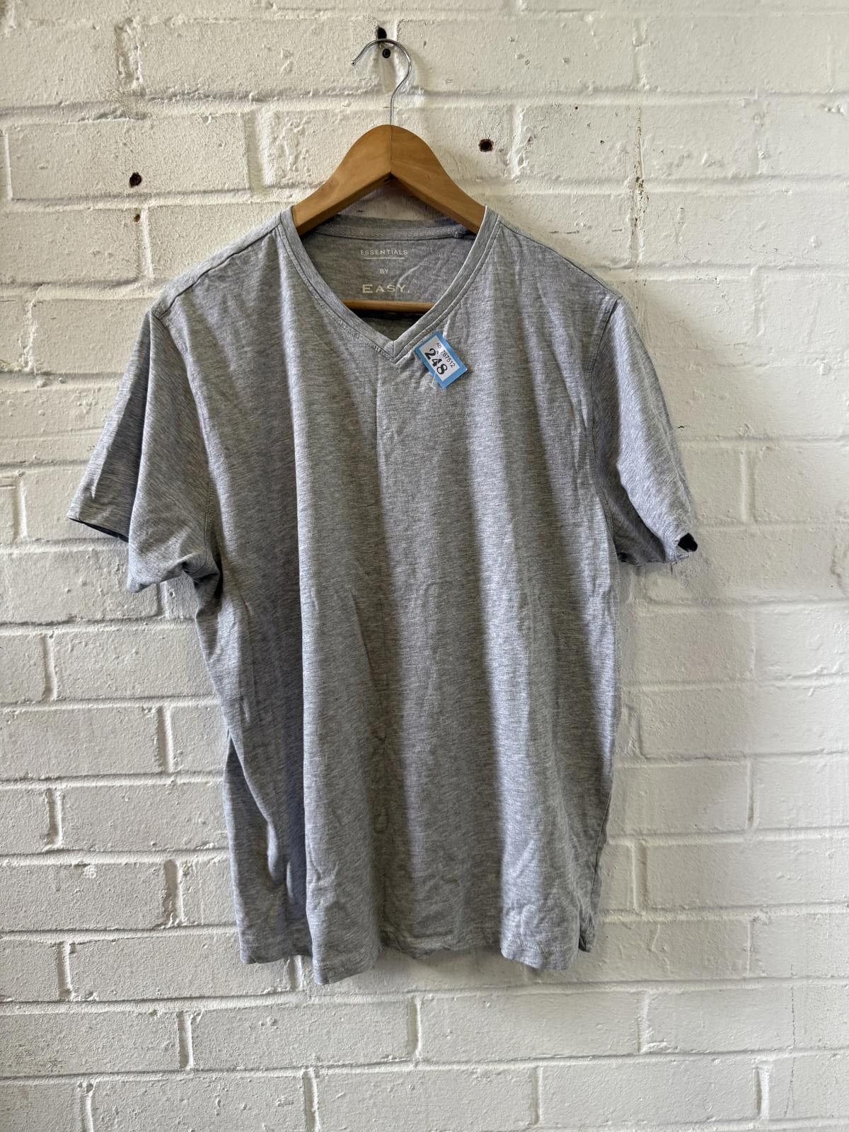 Designer Essentials by Easy Men's Large Gray V-Neck Short Sleeve T-Sh Size US L / EU 52-54 / 3 - 1 Thumbnail