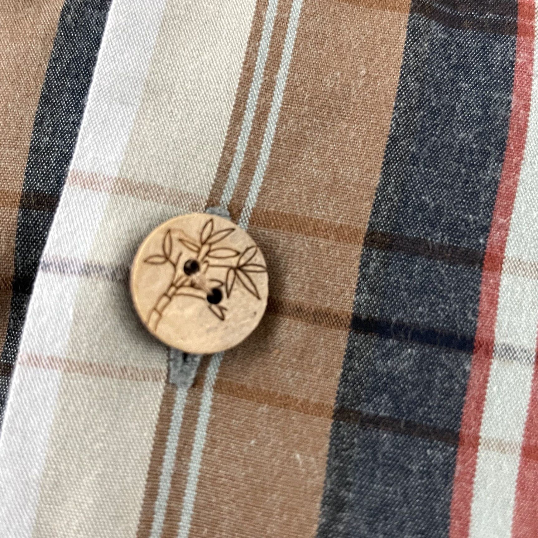 Pendleton Pendleton Bamboo Short Sleeve Plaid Button Front Shirt Men's M Brown Shirt Mens Bamboo Plaid Short Sleeve Button-Up Size US M / EU 48-50 / 2 - 3 Thumbnail