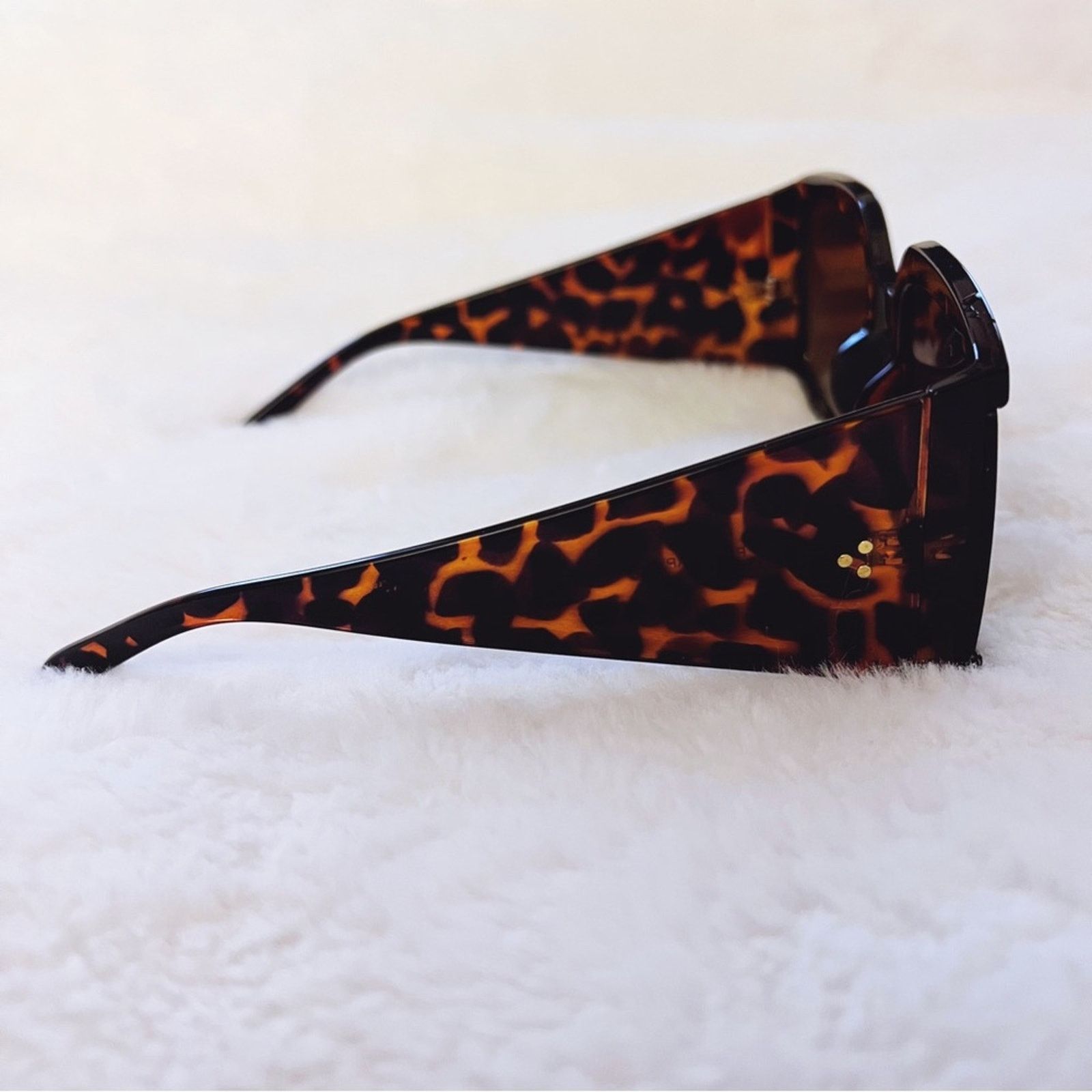 Other Fiona Brown Oversized Rectangle Thick Sunglasses Size ONE SIZE - 10 Thumbnail