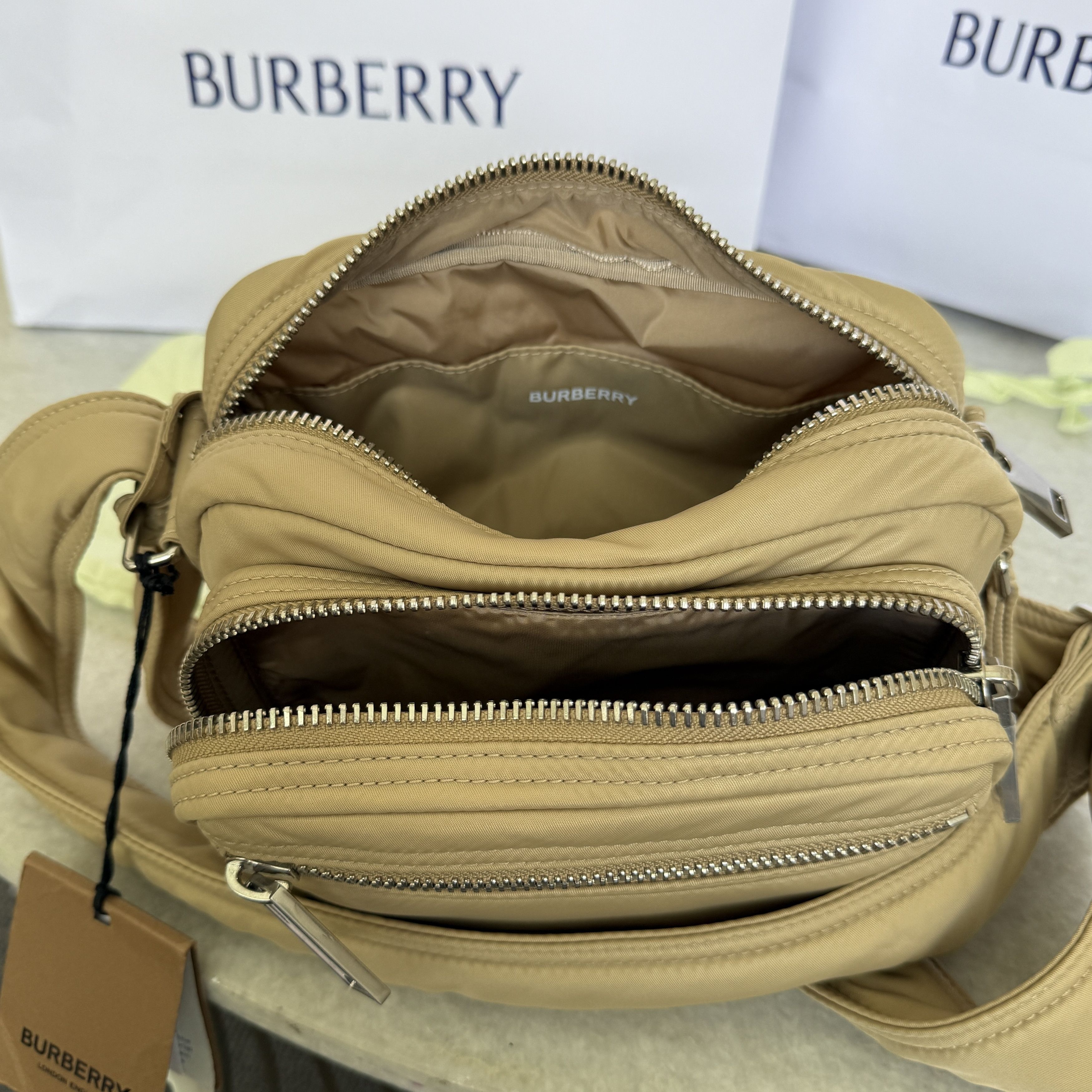 Burberry Burberry Warner Nylon Crossbody Bag 81044931 Camera Bag New Size ONE SIZE - 19 Thumbnail