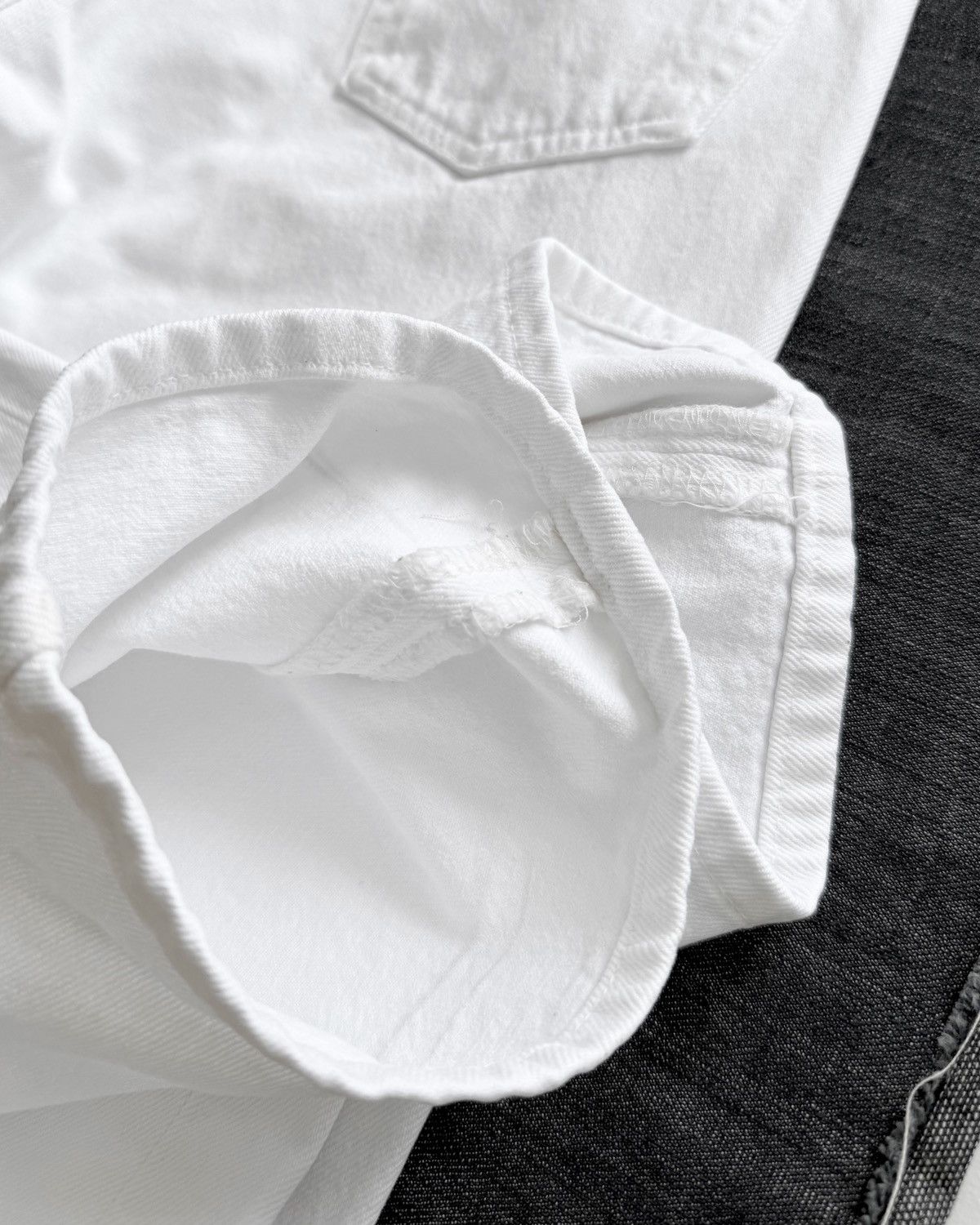 Levi's VINTAGE 90s LEVI’S 501 WHITE JEANS Size US 33 - 9 Thumbnail