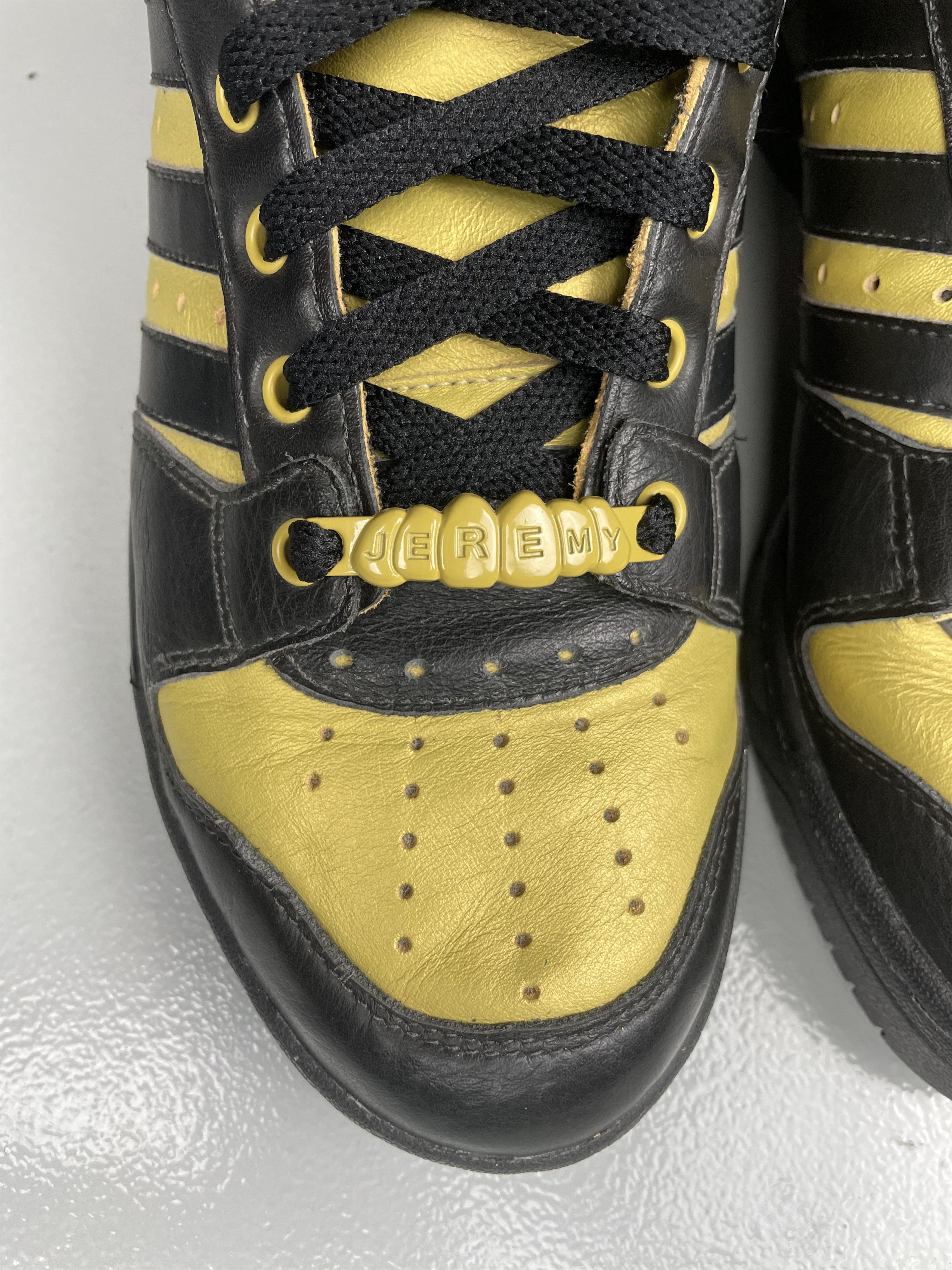 Adidas × Jeremy Scott adidas X Jeremy Scott 2011 JS Wings 2.0 Black/Metallic Gold Size US 9.5 / EU 42-43 - 13 Thumbnail