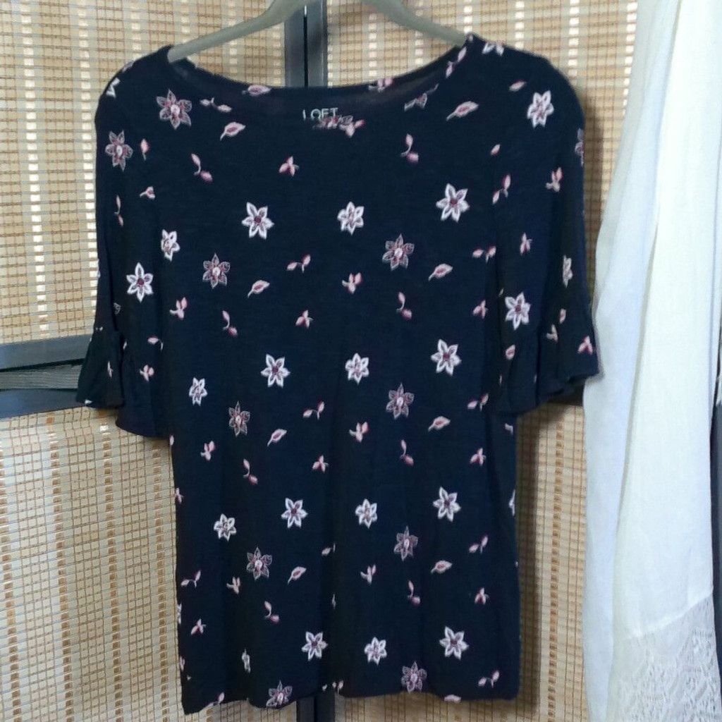 Loft Loft Outlet Scoop Neck Blouse with Ruffle Elbow Sleeves Size S / US 4 / IT 40 - 1 Thumbnail