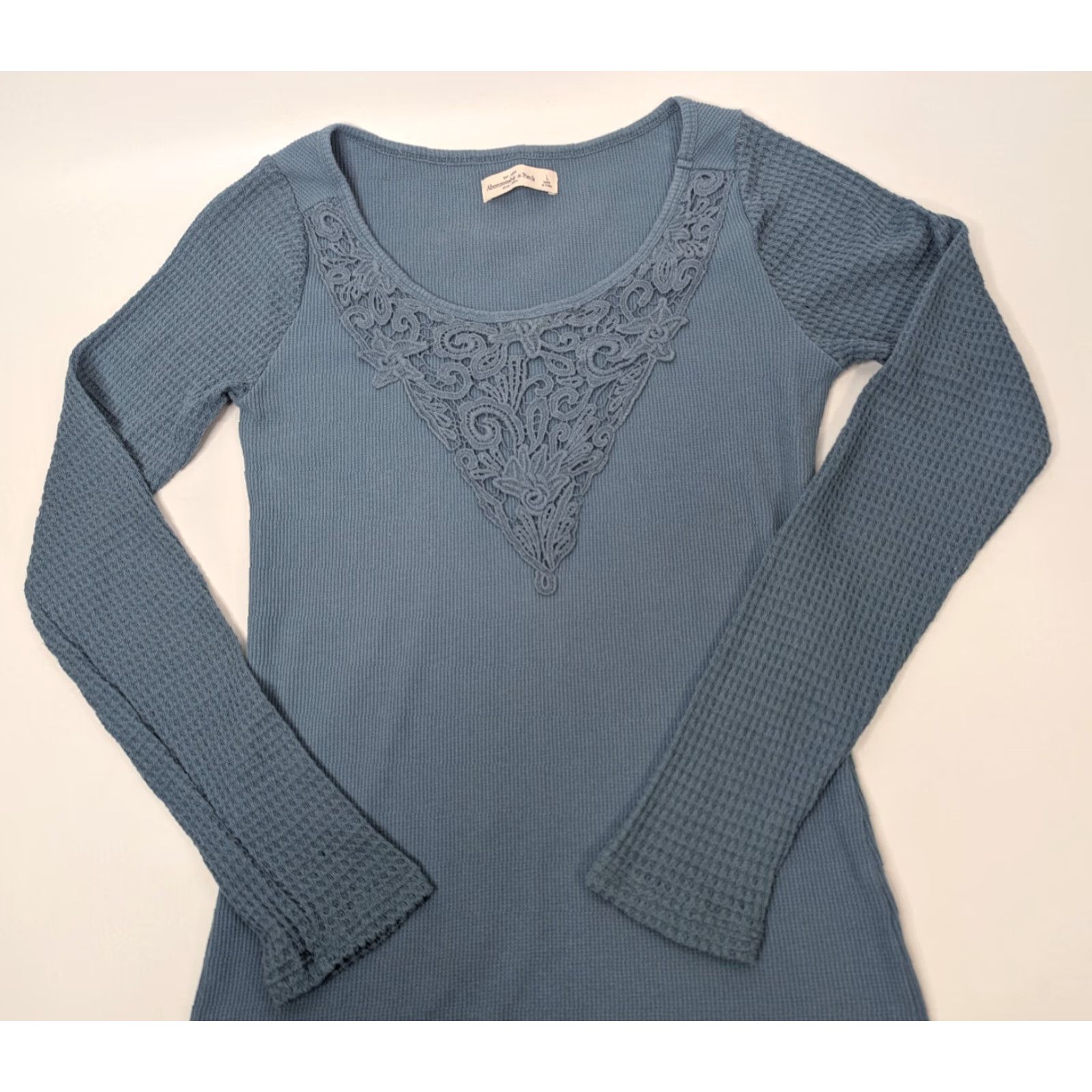 Abercrombie & Fitch Abercrombie & Fitch Ribbed Thermal Lace Neckline Long Sleeve Shirt L Blue Womens Shirt Size L / US 10 / IT 46 - 2 Thumbnail