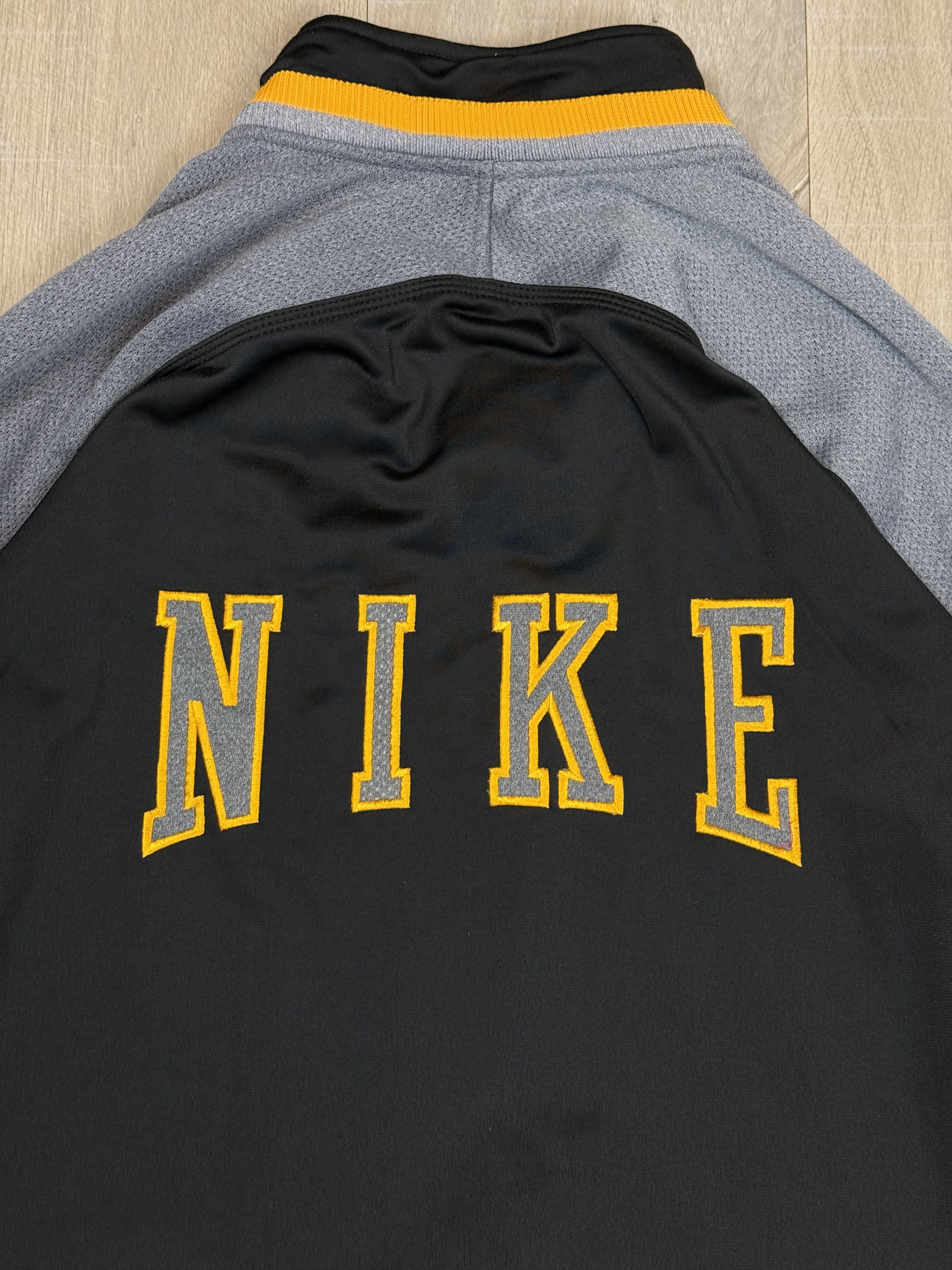 Nike Vintage Nike Big Logo Track Jacket Rare Hype Men's Spell Out Size US XXL / EU 58 / 5 - 2 Thumbnail