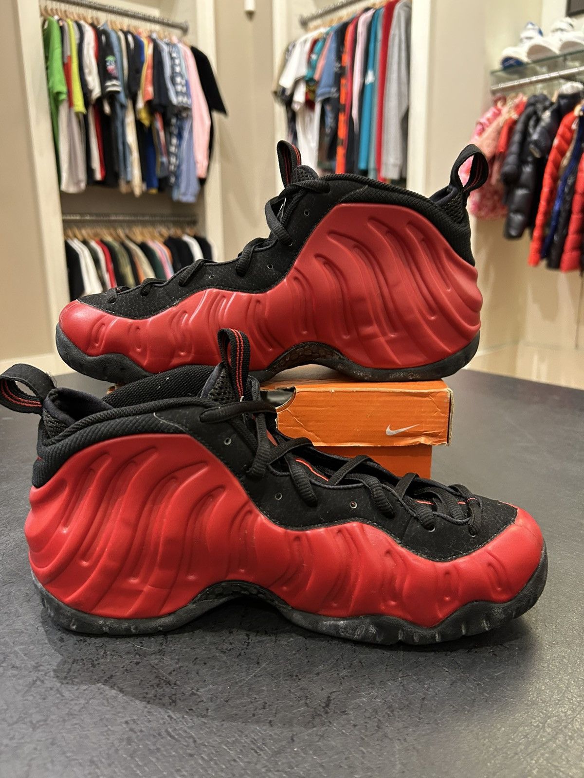 Nike Nike Air Foamposite ‘Varsity Red’ Size US 11 / EU 44 - 2 Thumbnail