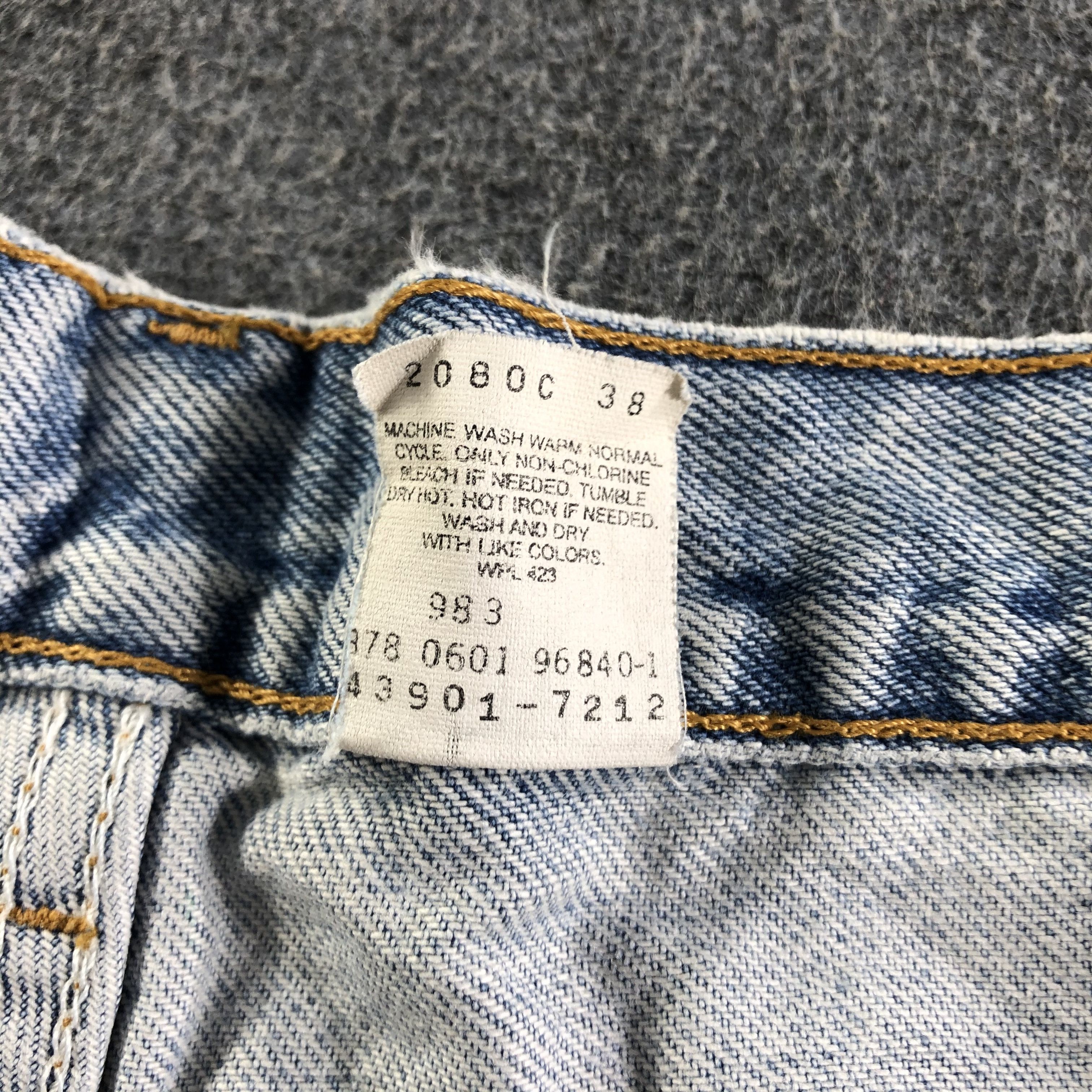 Levi's Vintage 90s Light Wash Levis Jeans-J3316 Size US 33 - 13 Thumbnail