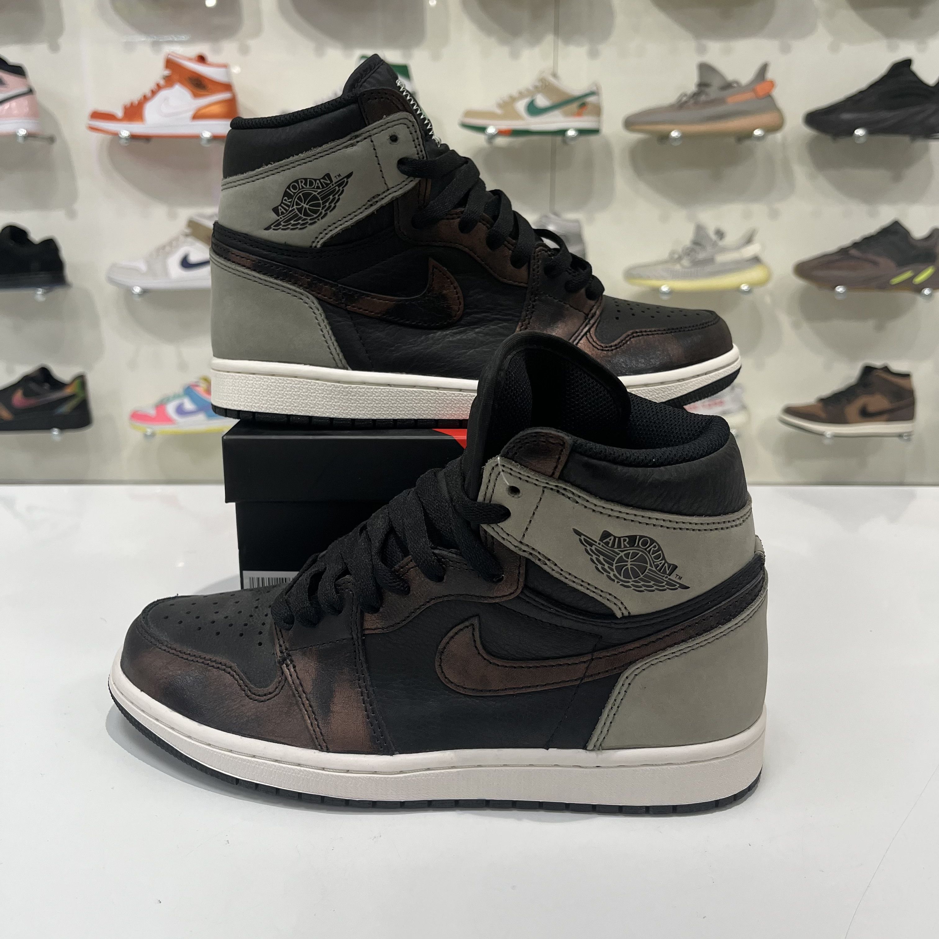 Nike AIR JORDAN 1 RETRO HIGH LIGHT ARMY RUST SHADOW PATINA Size US 8 / EU 41 - 1 Thumbnail
