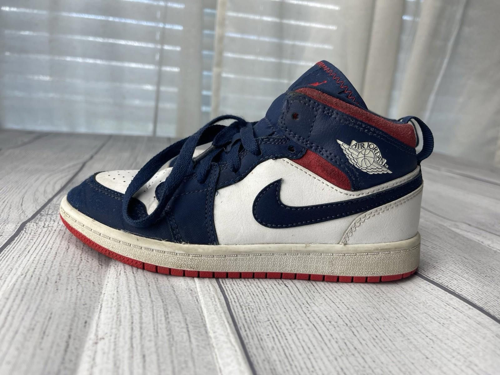 Nike Nike Air Jordan 1 Mid SE ‘Olympic’ Size 1Y Youth Size US 5 / EU 37 - 3 Thumbnail