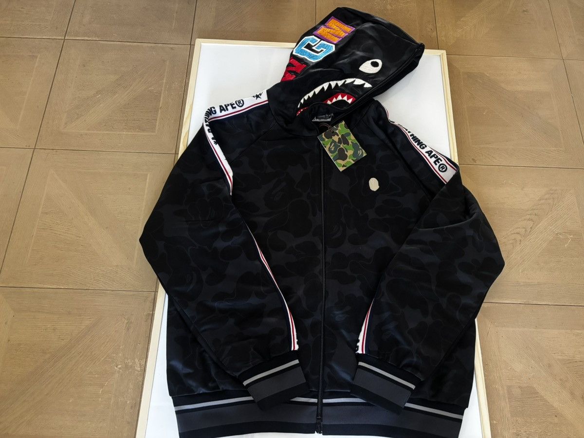 Bape ape bape solid camo relaxed fit shark full zip hoodie M new Size US M / EU 48-50 / 2 - 1 Thumbnail