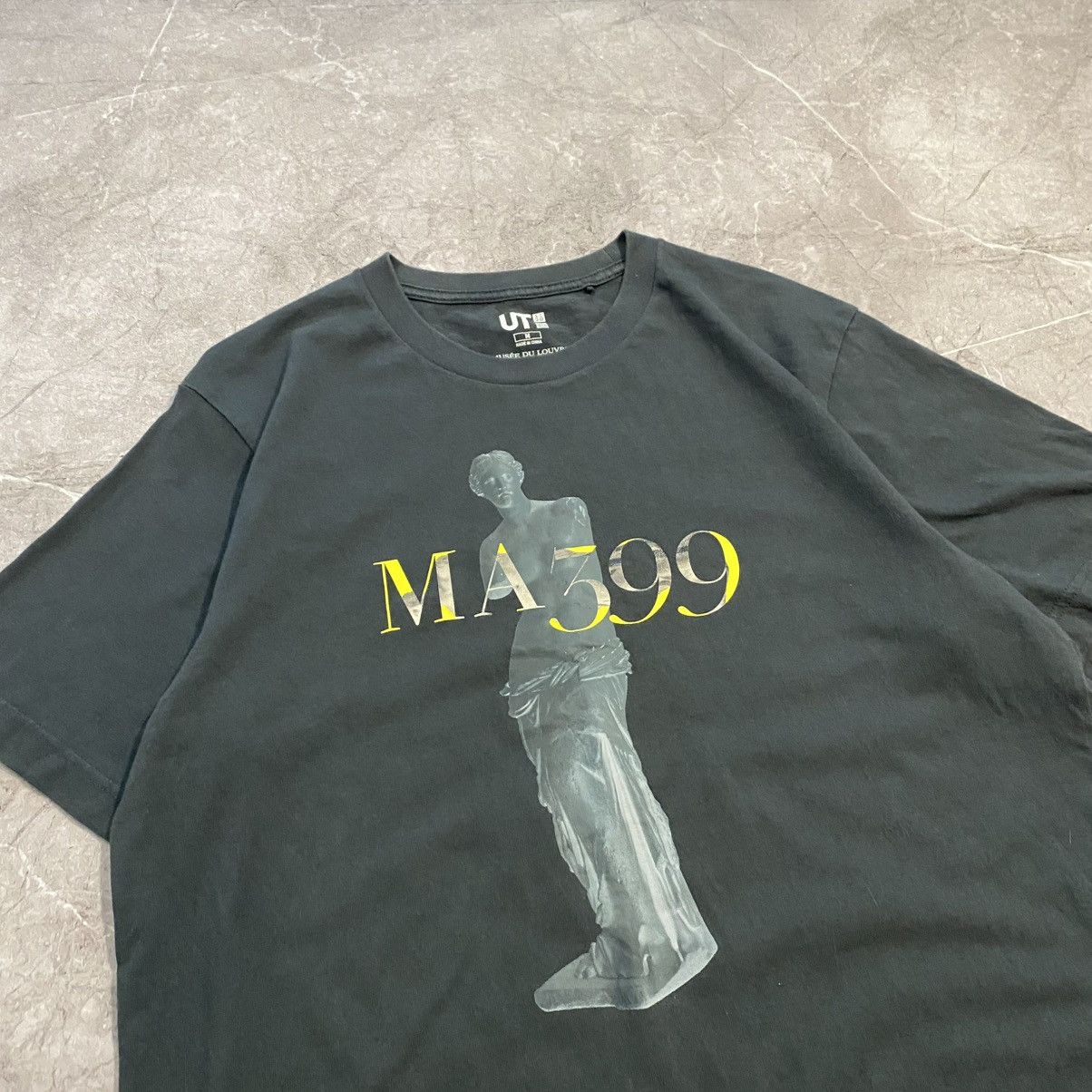 Uniqlo UNIQLO MUSEE DU LOUVRE PETER SAVILLE TEE BIG LOGO Size US M / EU 48-50 / 2 - 4 Thumbnail