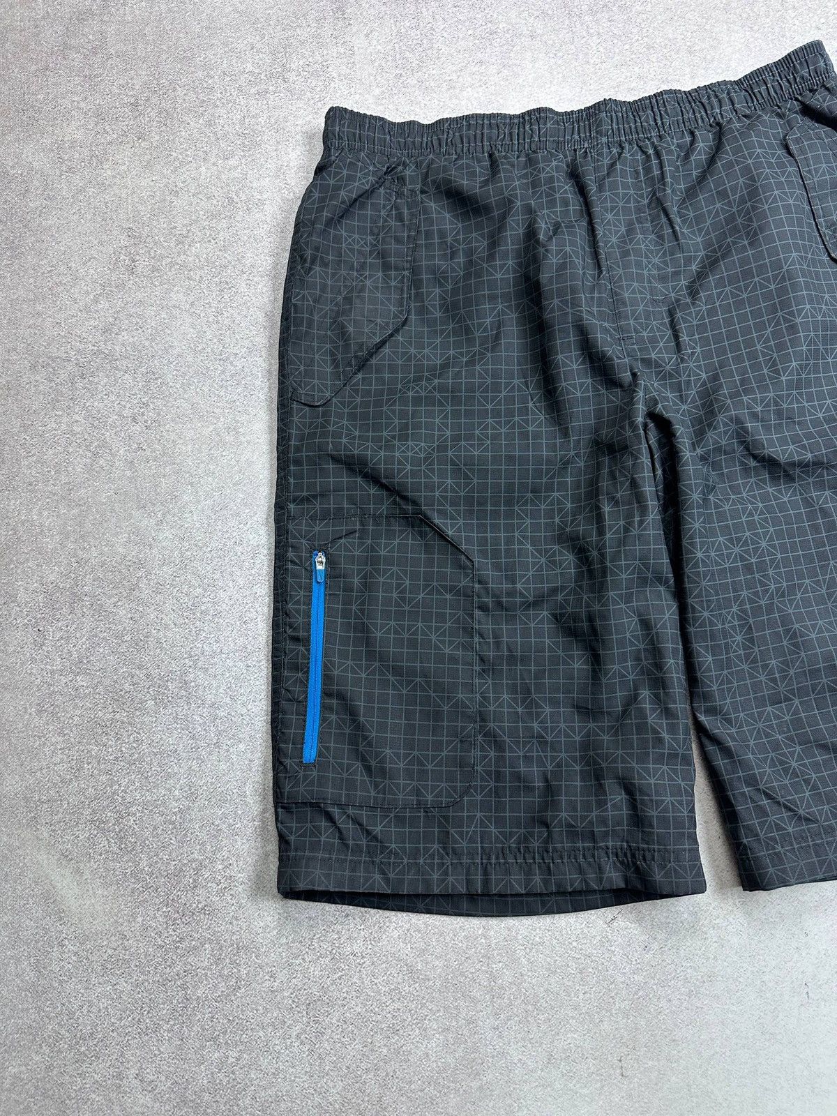 Nike Vintage Nike Tn Skepta Style Y2K Nylon Bermuda Cargo Shorts Size US 32 / EU 48 - 3 Thumbnail