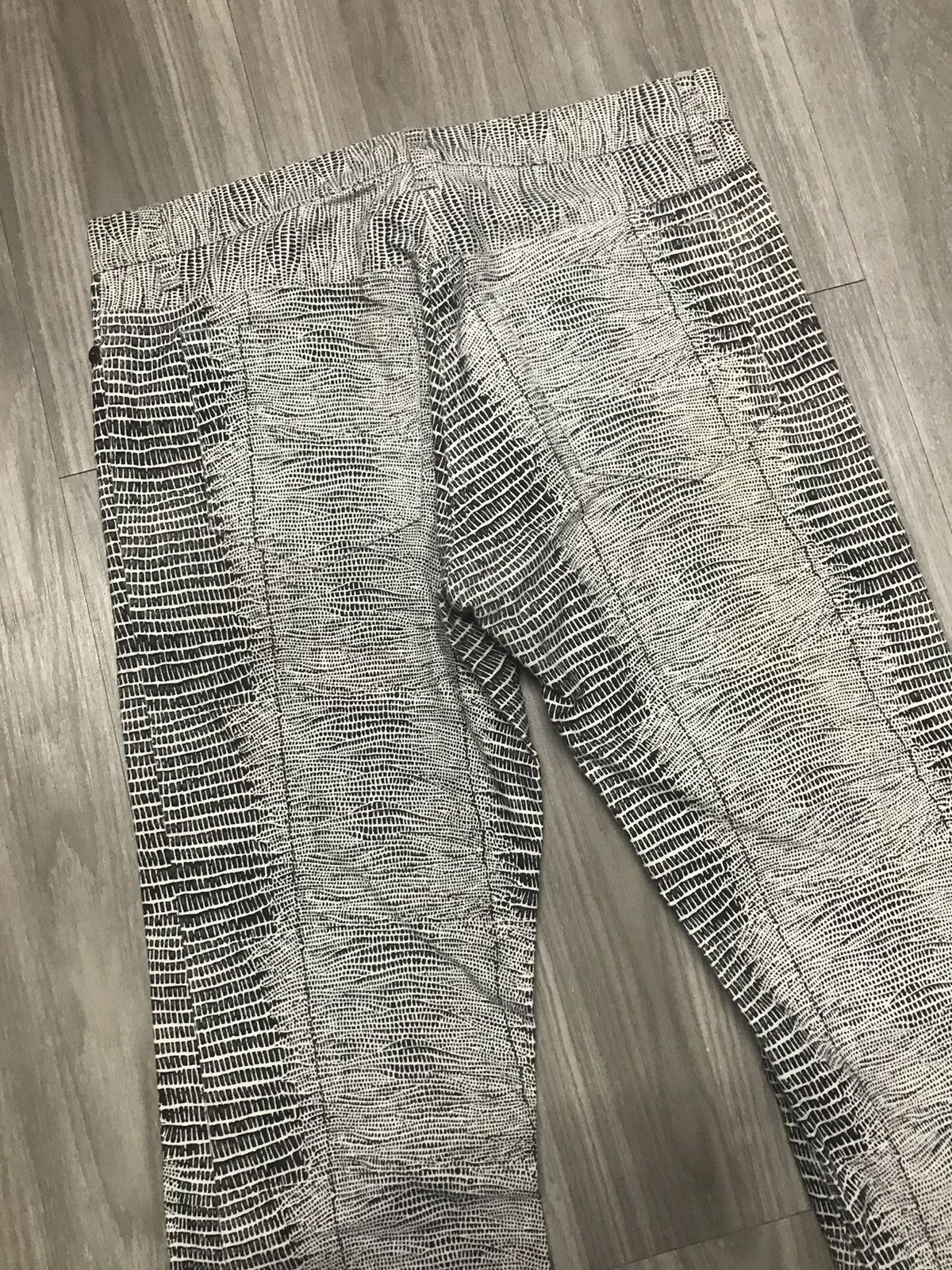 5351 POUR LES HOMMES 5351 Pour Les Homme Snake Printed Flare Jeans Size US 28 / EU 44 - 5 Thumbnail
