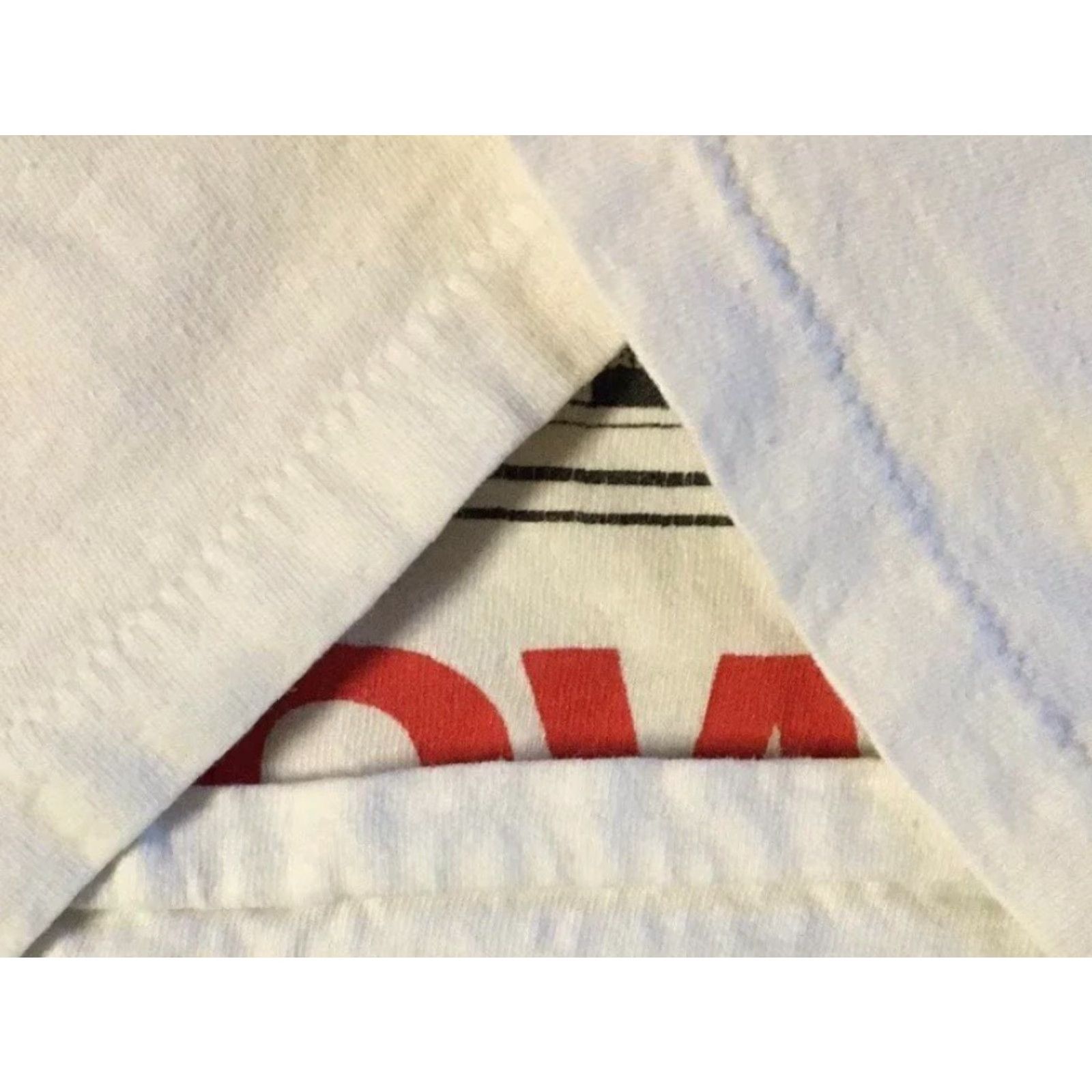 Vintage VINTAGE AT&T Southwest Airlines Distressed Faded Shirt M White Graphic Tee 80s Grunge Planes Humor 90s Unsleeved? Size US M / EU 48-50 / 2 - 5 Thumbnail