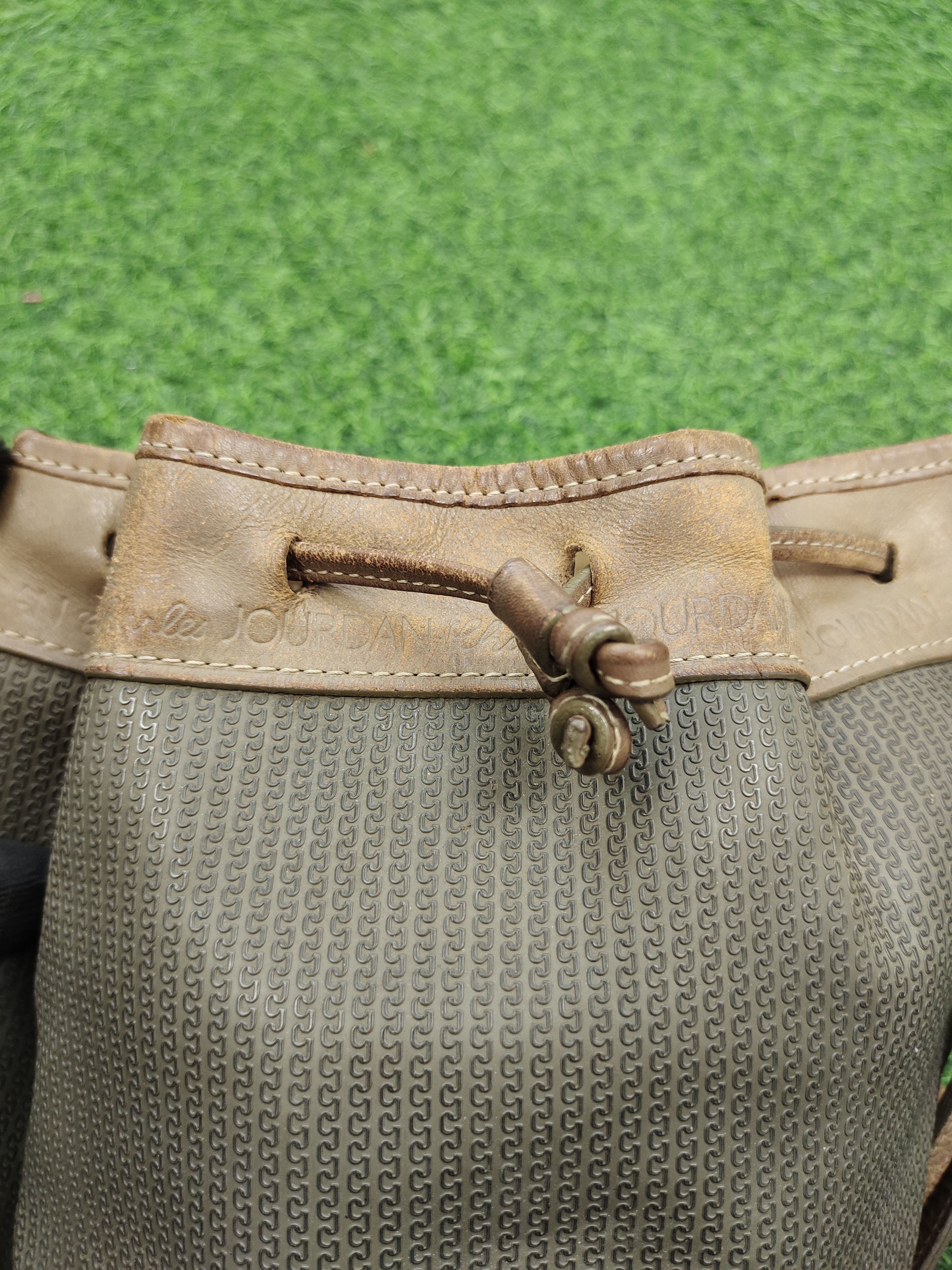 Charles Jourdan Vintage Charles Jourdan Patina Leather Bucket Mini Bag Size ONE SIZE - 6 Thumbnail