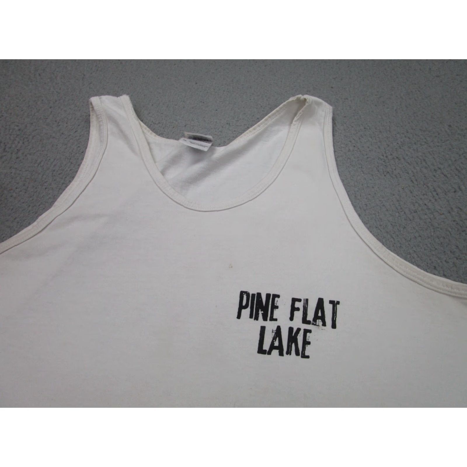 Gildan VINTAGE Pine Flat Lake Shirt Mens XL White Grunge Fisherman Tank Top Boat Marina USA 90s Gildan T-Shirt Size US XL / EU 56 / 4 - 3 Thumbnail