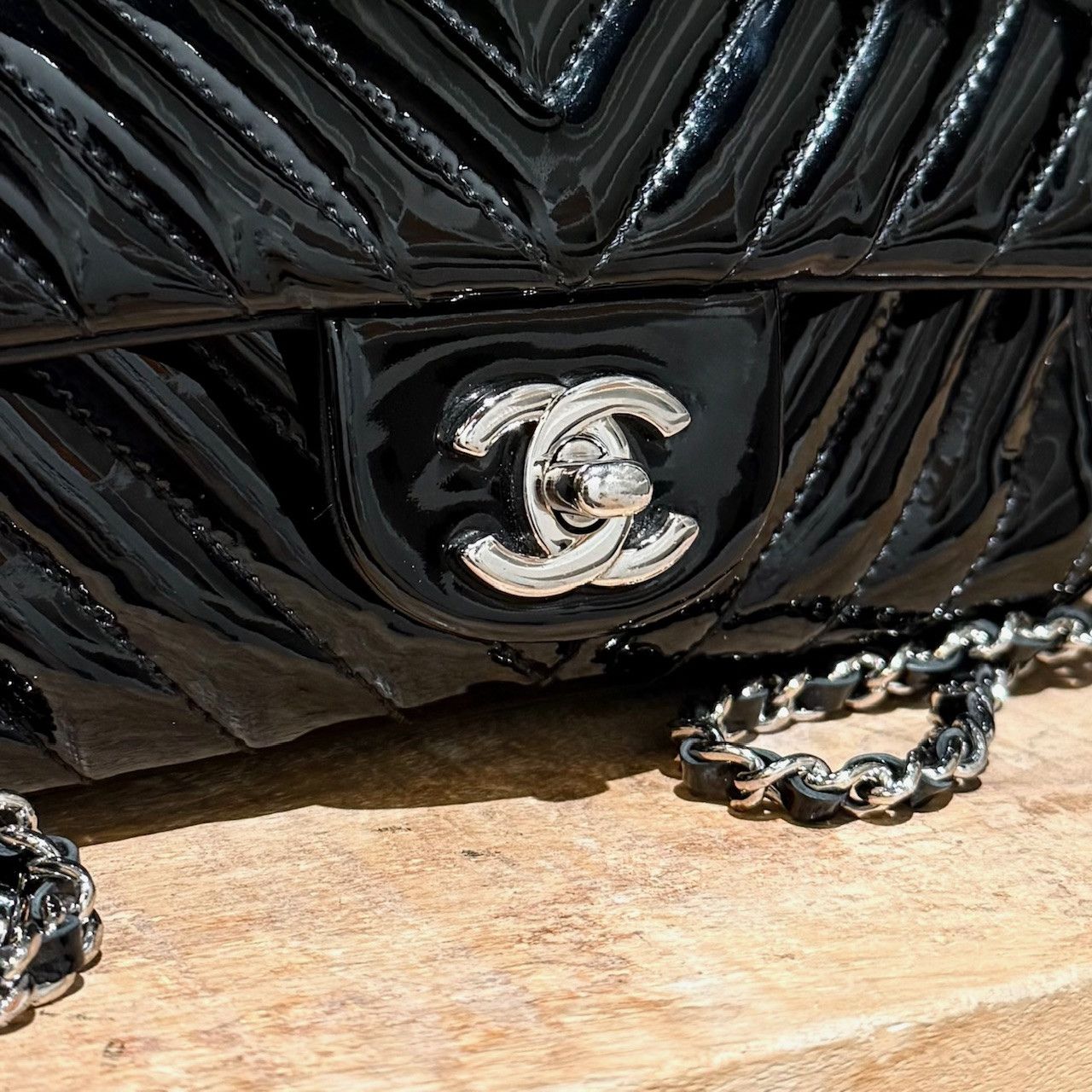 Chanel Chanel Extra Mini Patent Chevron CC Classic Single Flap Bag Size ONE SIZE - 4 Thumbnail