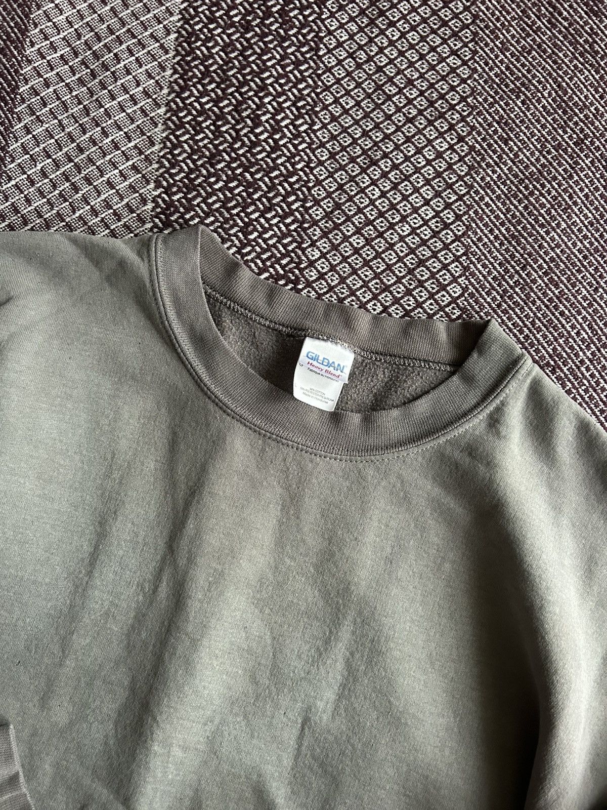Vintage Vintage Thrashed Gildan Baggy Faded Sweatshirt Streetwear Size US L / EU 52-54 / 3 - 13 Thumbnail