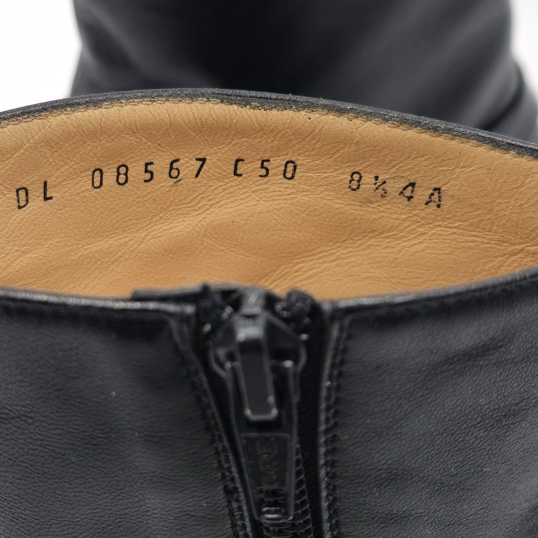 Salvatore Ferragamo Ferragamo Italy Women 8.5 4A Narrow Black Leather Dress Shoe Size US 8.5 / IT 38.5 - 7 Thumbnail