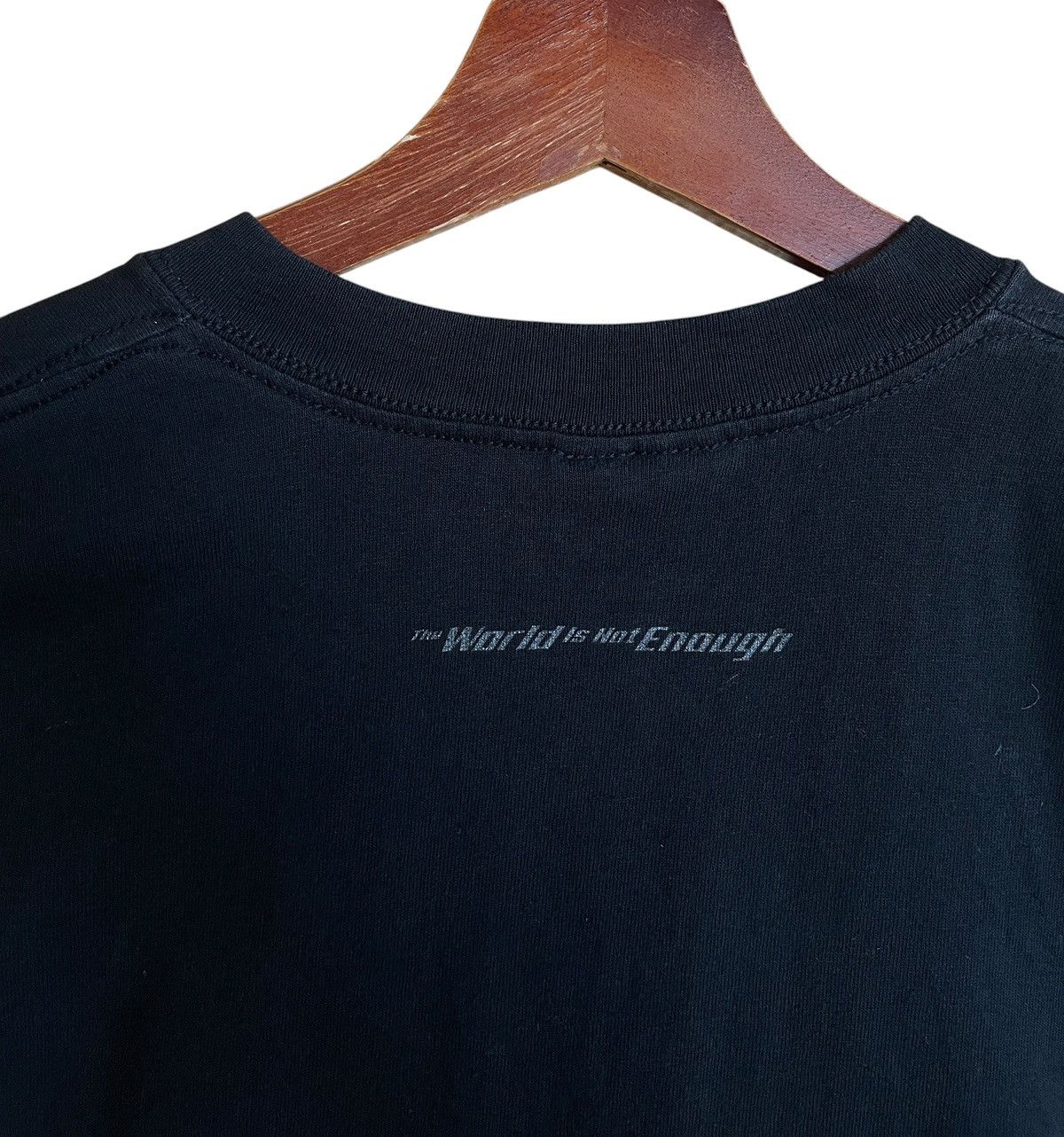 Vintage Vintage Movie James Bond 007 T-shirt 1999s Size US L / EU 52-54 / 3 - 5 Thumbnail
