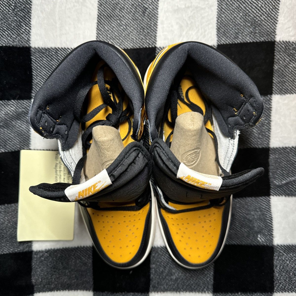 Nike Air Jordan 1 High OG Yellow Toe Size US 9.5 / EU 42-43 - 5 Thumbnail
