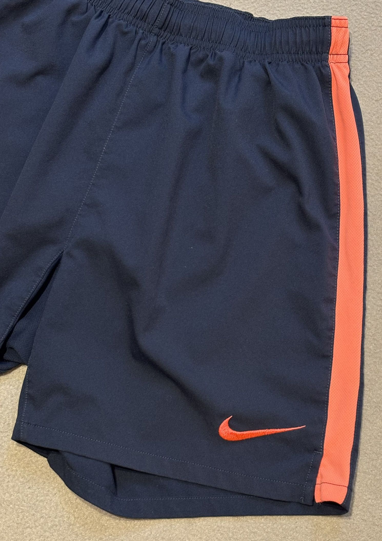 Nike FC Barcelona 2009/2010 Nike Football Shorts size S Size US 31 - 5 Thumbnail