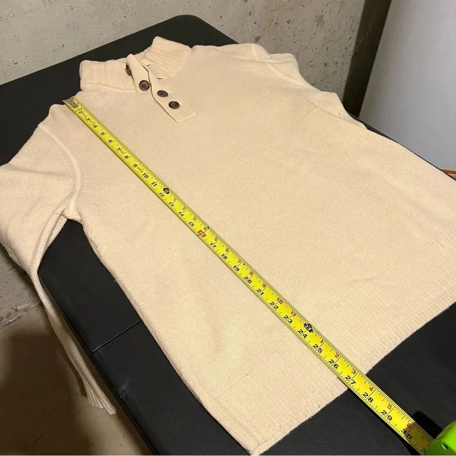 Express Express 100% Lambs Wool Sweater Cream Sz M Henley Mock Neck Size US M / EU 48-50 / 2 - 7 Thumbnail