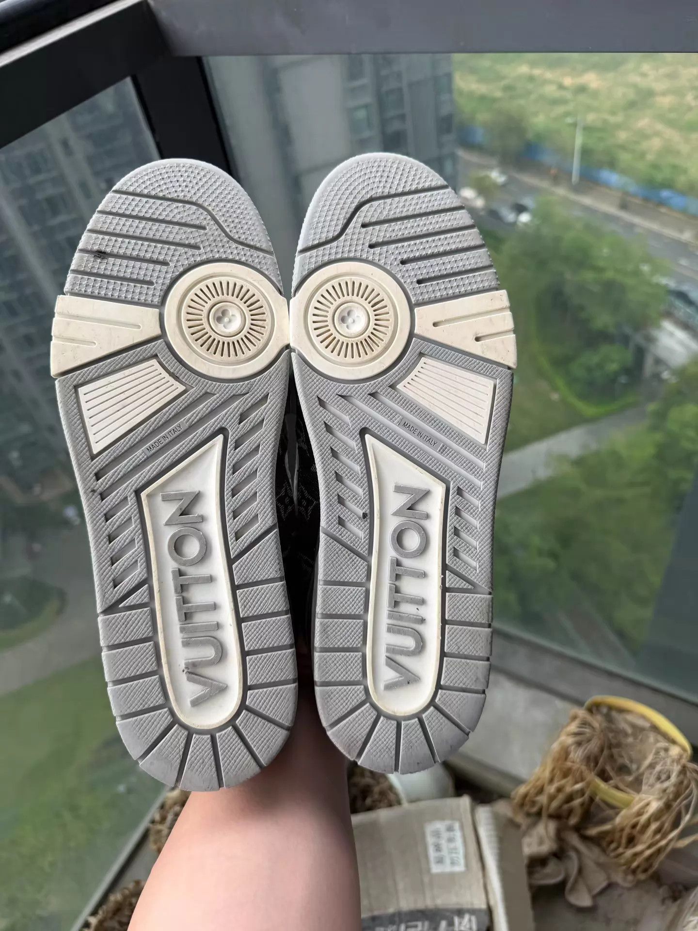 Louis Vuitton Louis Vuitton Gray/White Denim Trainer 98 New 43 Size US 10 / EU 43 - 7 Thumbnail