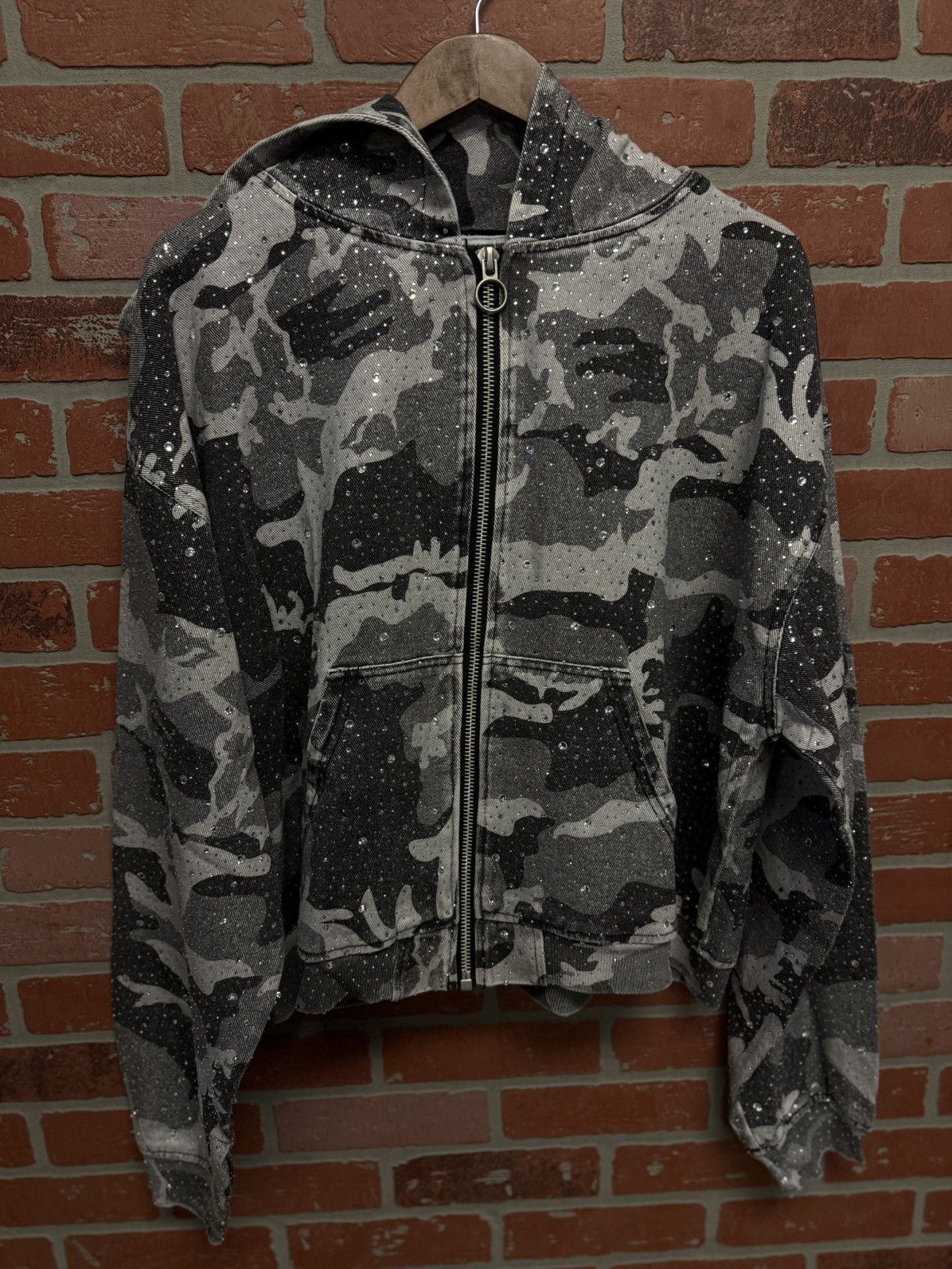 Vale Valley White Camo Crystal Hoodie Size XL (NEW) Size US XL / EU 56 / 4 - 1 Thumbnail