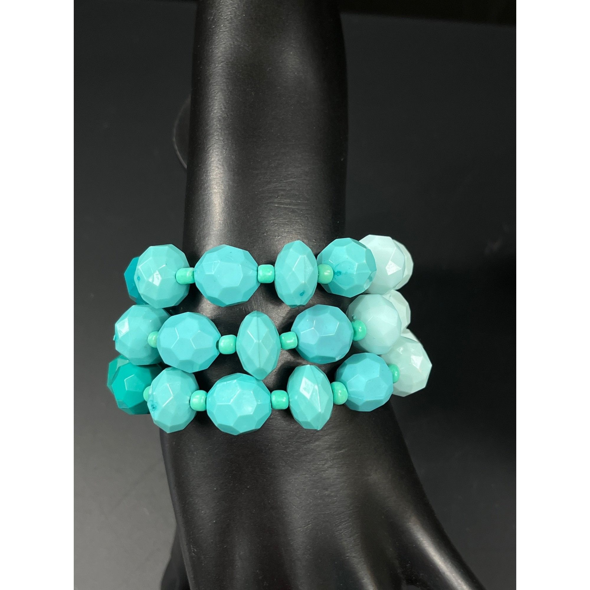 Vintage Turquoise SKU 7877 and White Beaded Necklace 3 Bracelets 1 R Size ONE SIZE - 3 Thumbnail