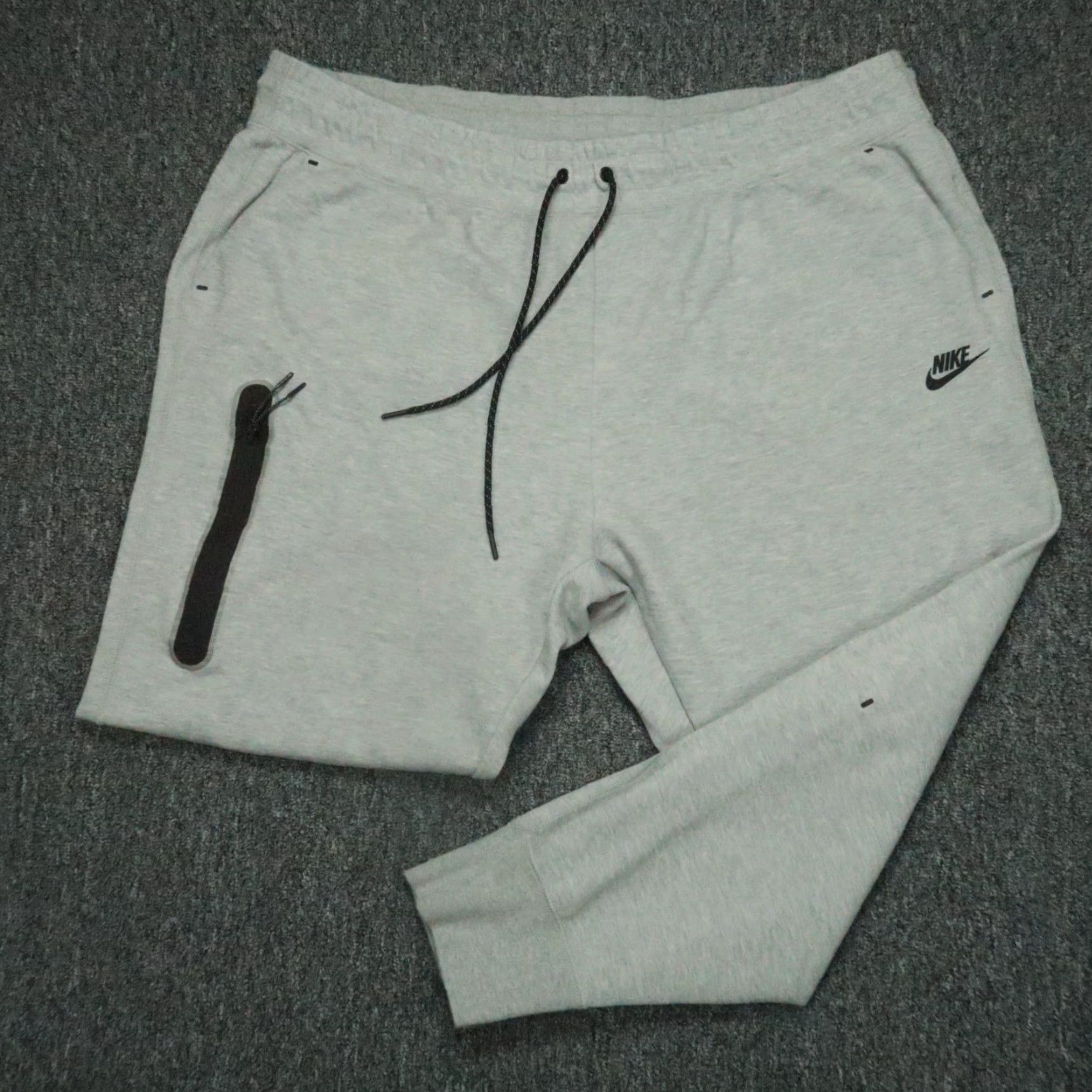 Nike Nike Pants Womens 2X Gray Jogger Sportwear Fleece Zip Pocket Elastic Waist Pockets Tapered Inseam 25 in Reg Fit Regular Size Type Regular Size 40" / US 18 - 2 Thumbnail