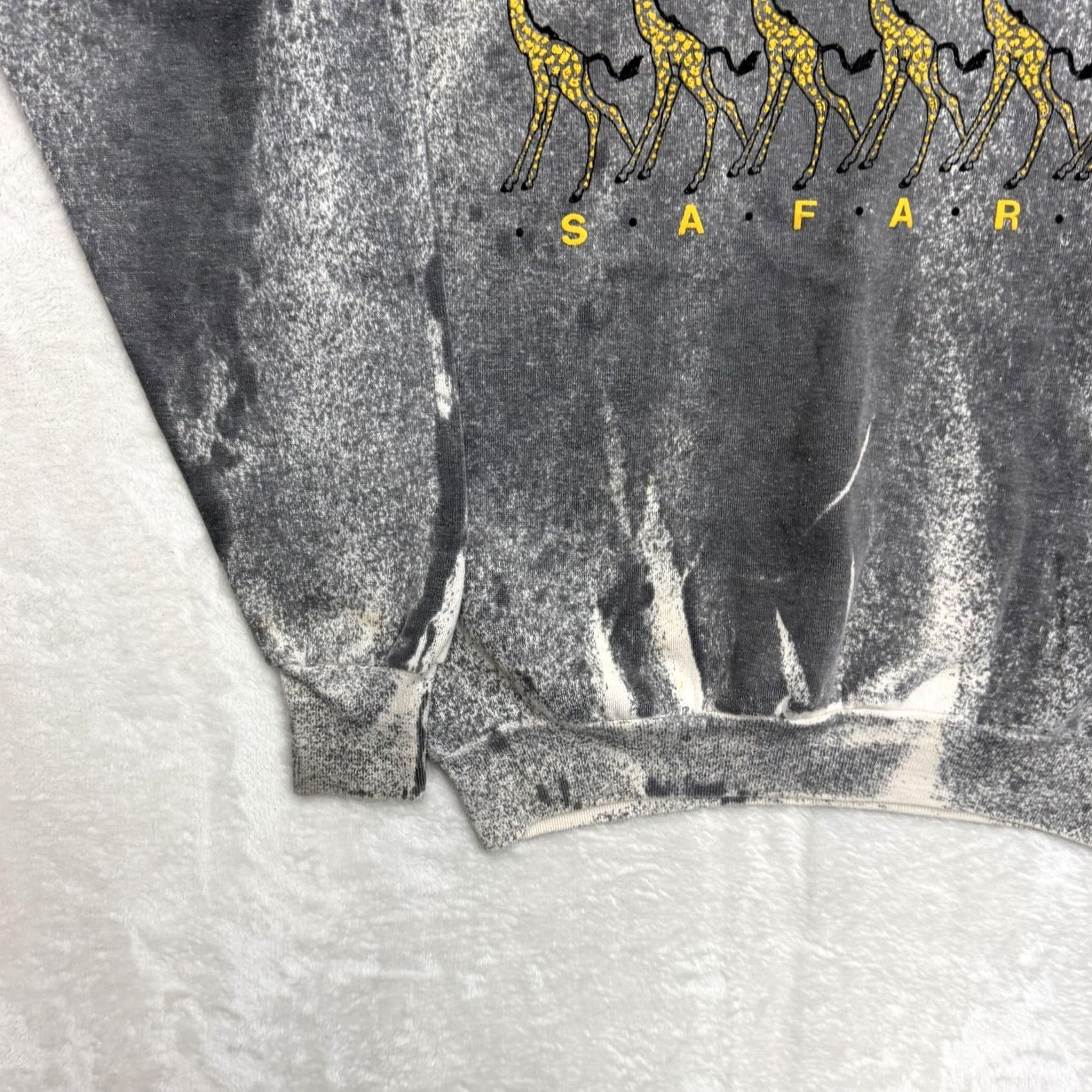 Vintage VINTAGE Healthknit Sweatshirt Giraffe Graphic Fleece Mens XL Gray Crew Neck Pullover Sweatshirt Size US XL / EU 56 / 4 - 7 Thumbnail