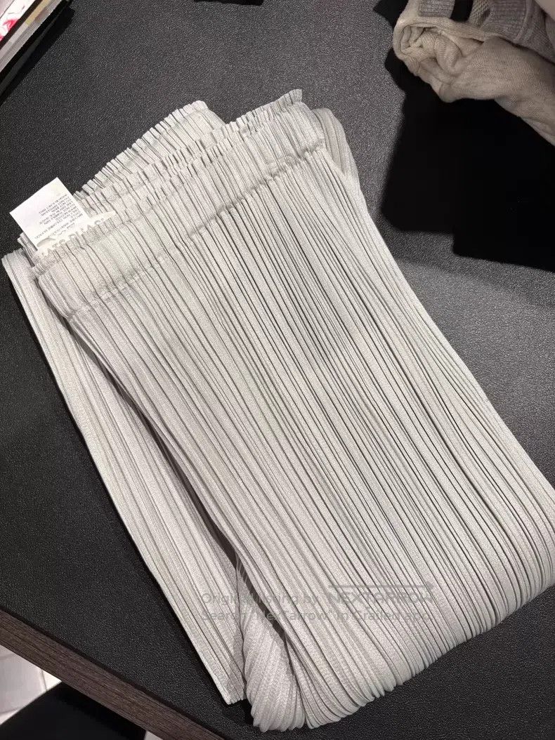 Issey Miyake Issey Miyake Gray Straight Pants Size 25" / US 0 / IT 36 - 1 Thumbnail