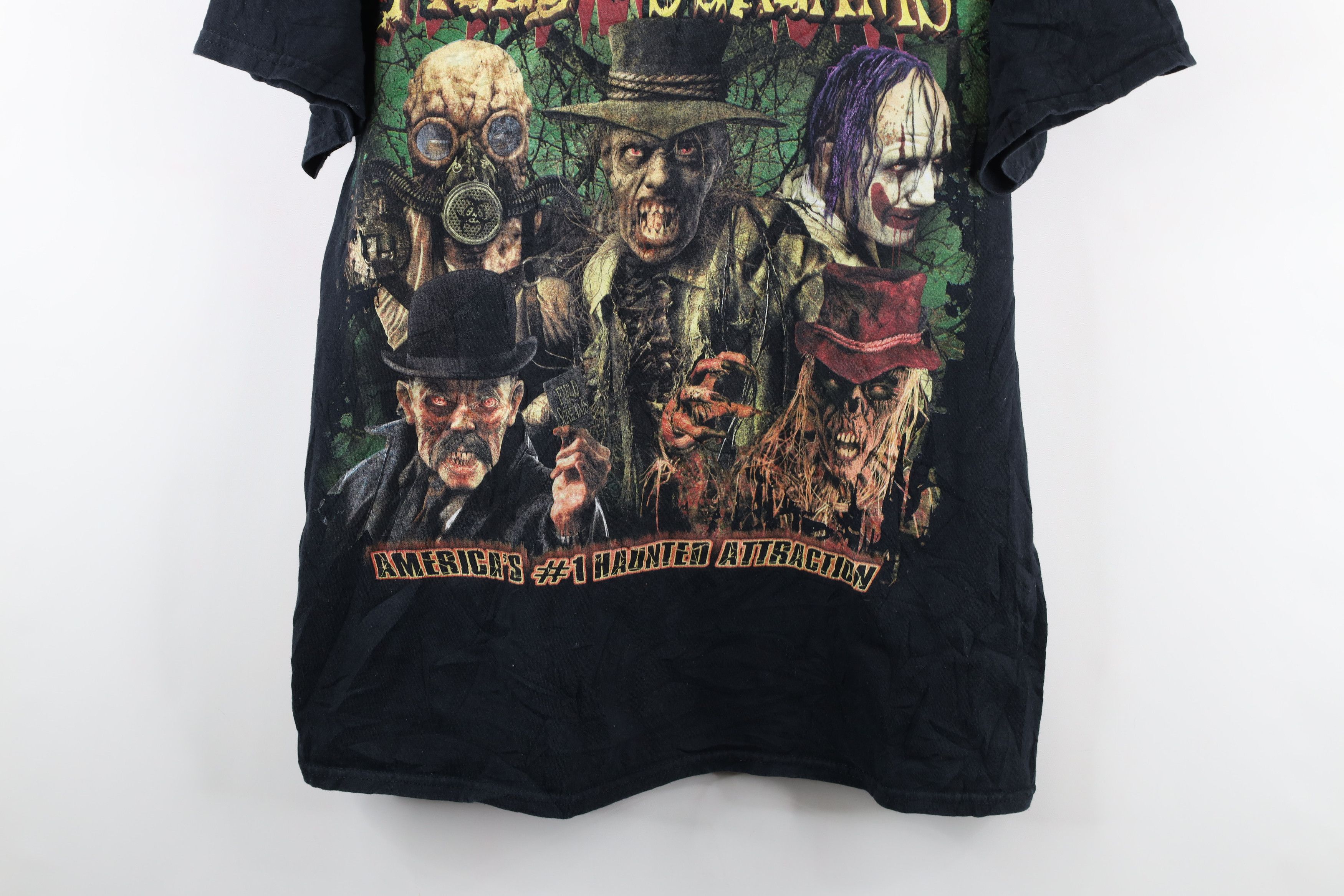 Vintage Vintage Streetwear Halloween Zombie Field of Screams T-Shirt Size US L / EU 52-54 / 3 - 3 Thumbnail