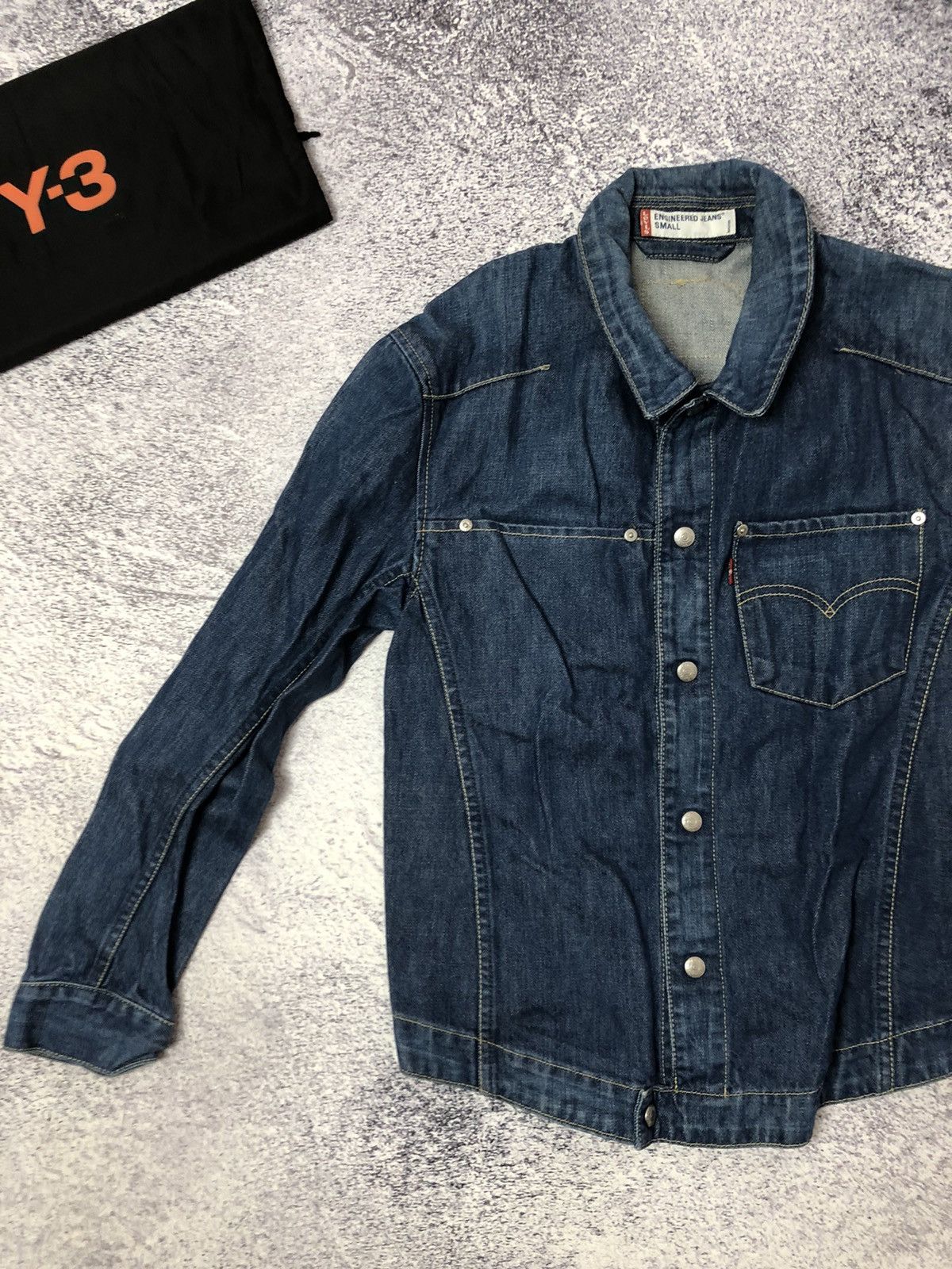 Levi's × Vintage Women’s Jean jacket Levi’s vintage size S made in USA y2k Size S / US 4 / IT 40 - 2 Thumbnail