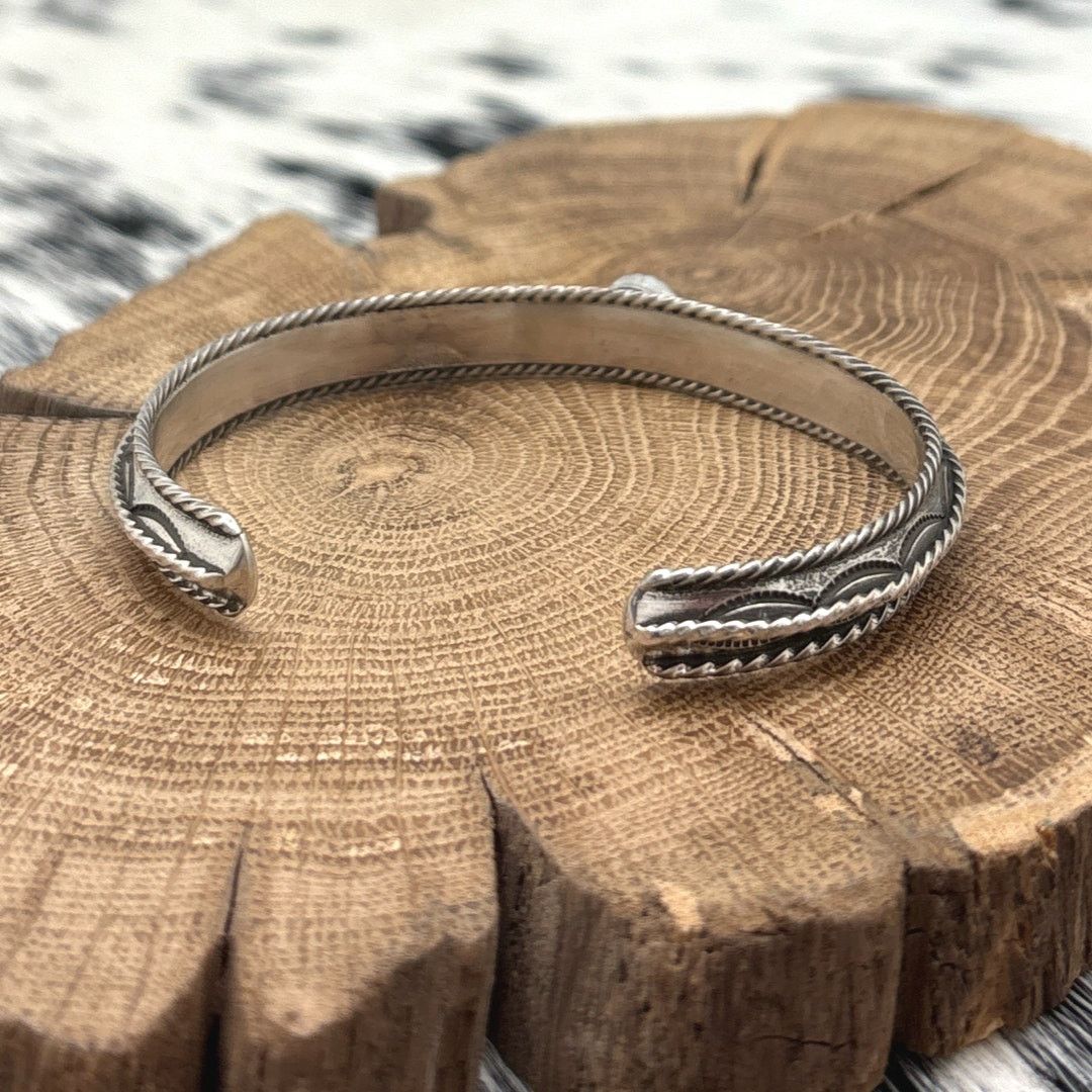 Native 1920s Native American NAVAJO Sterling Cuff Bracelet Arrows Size ONE SIZE - 4 Thumbnail