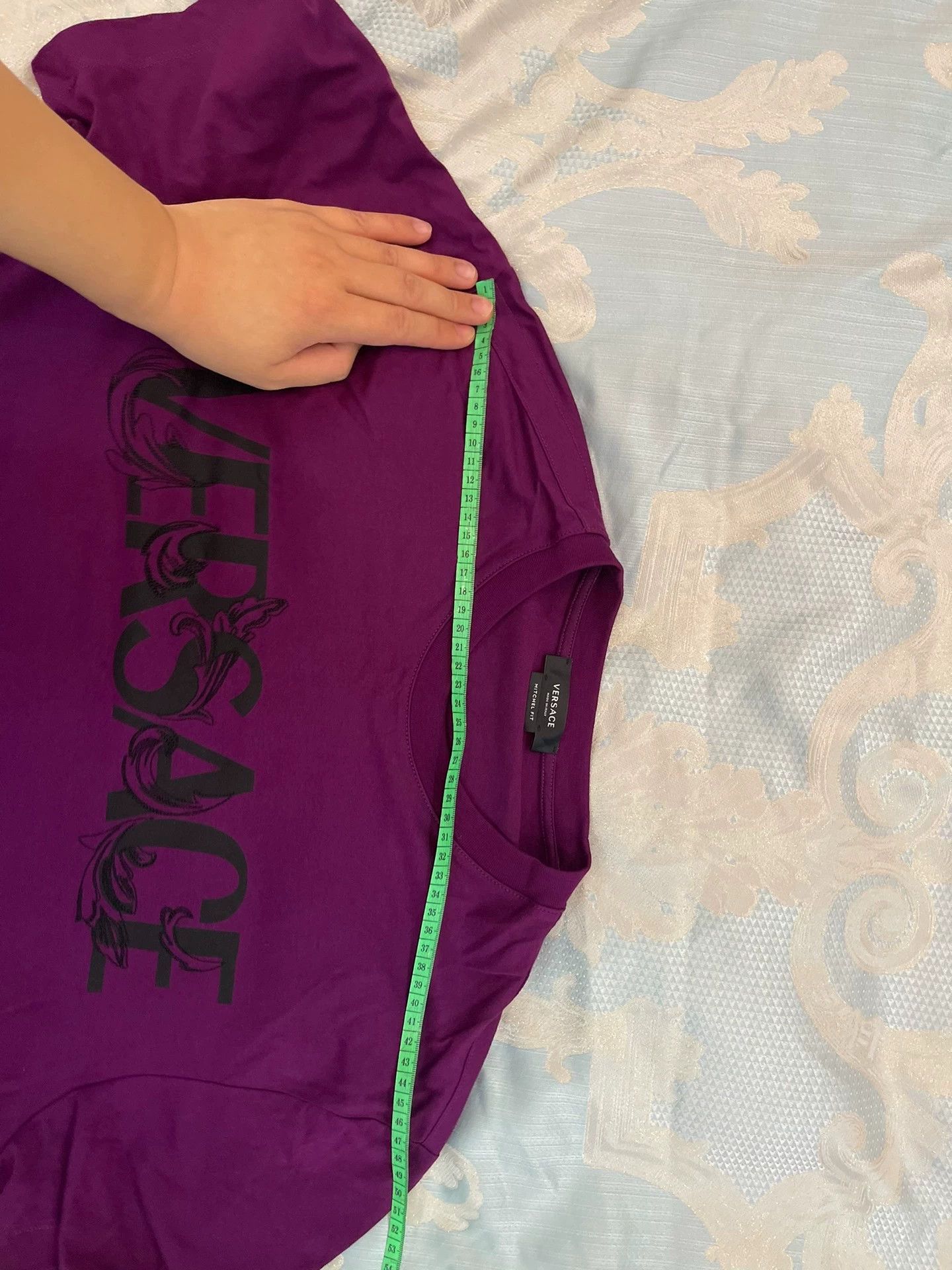 Versace Versace Graffiti Embroidered Logo Panel T-Shirt M Size US M / EU 48-50 / 2 - 8 Thumbnail