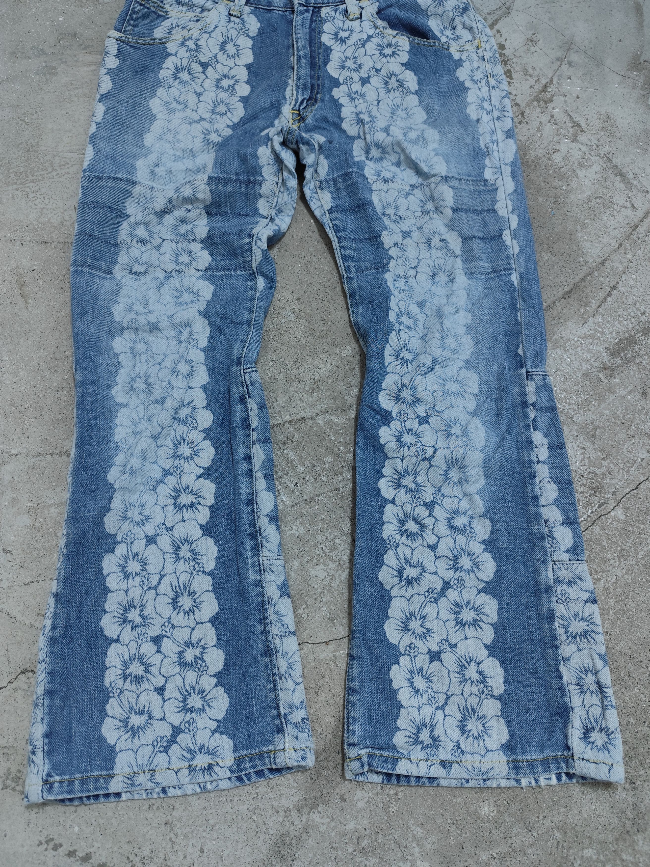 Hysteric Glamour Vintage Hysteric Glamour faded flared jeans Size 28" / US 6 / IT 42 - 3 Thumbnail